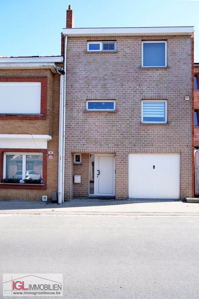 Gerenoveerde bel-étage woning met 5 slaapkamers, garage en zonnige tuin foto 23