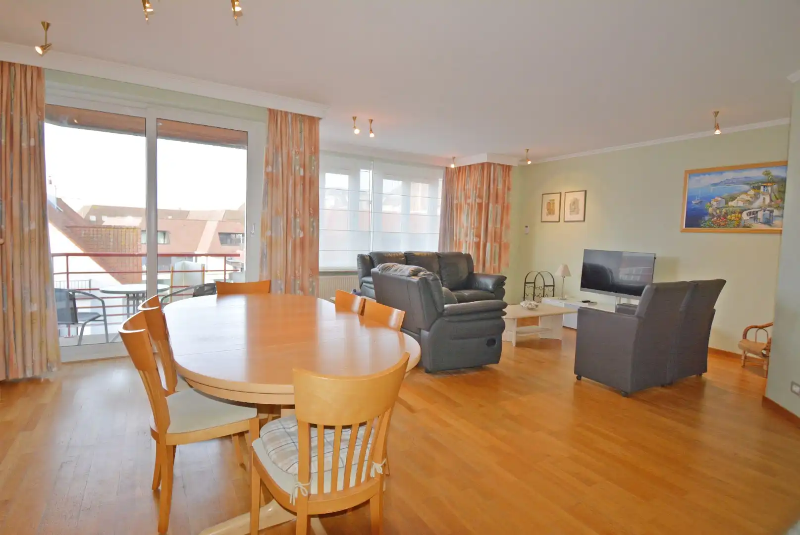 Ruim appartement met 3 slaapkamers op wandelafstand van het strand. foto 2