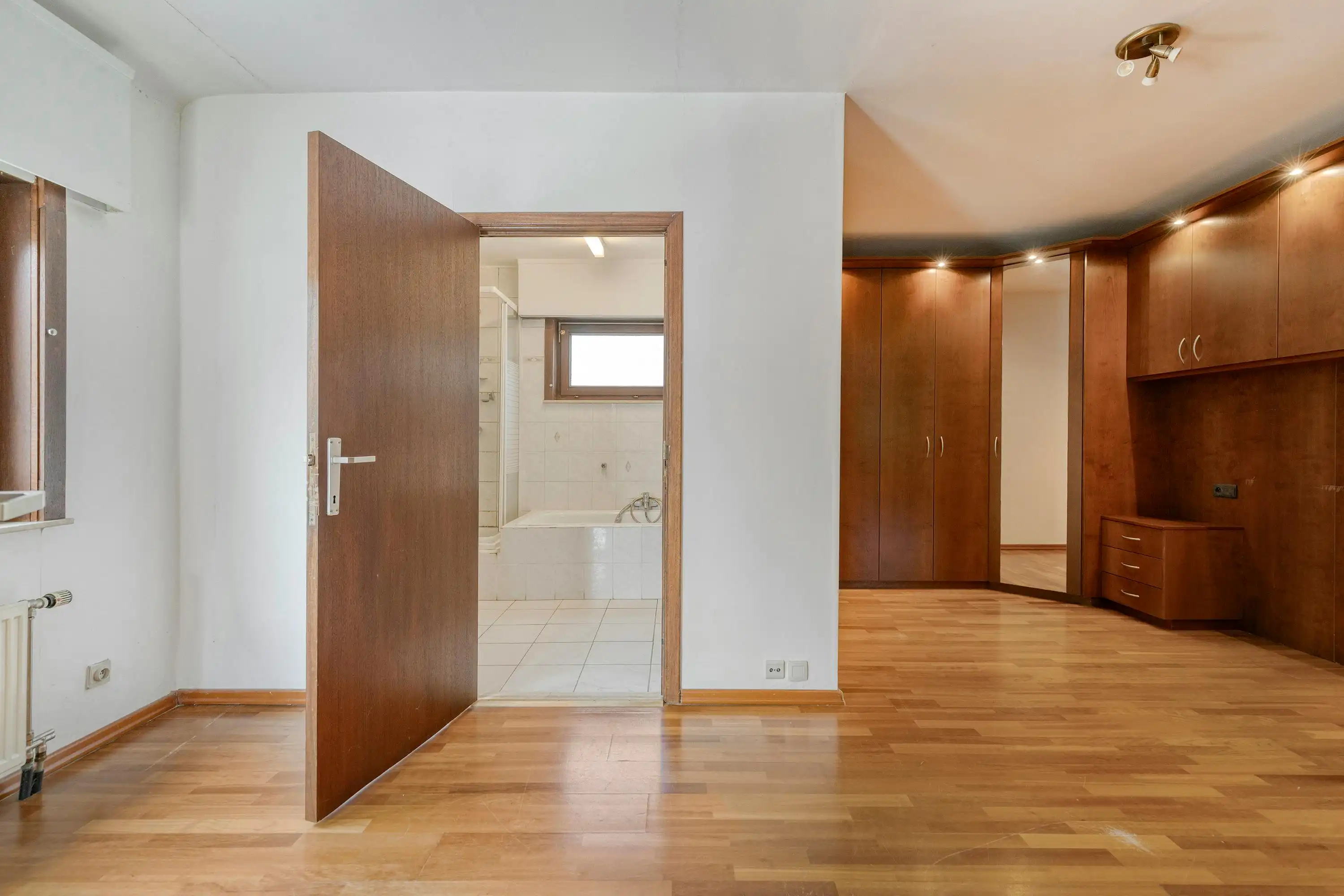 Ruime instapklare woning met 3 slaapkamers te koop in Oostduinkerke! foto 12
