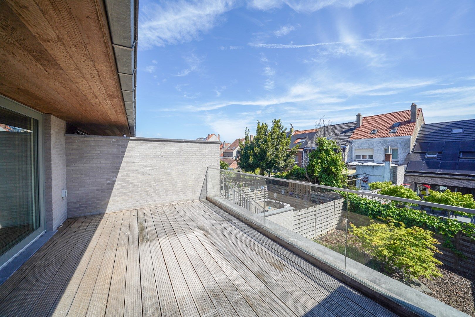 Recente en energiezuinige woning met 4 slaapkamers, ruime garage en tuin foto 3