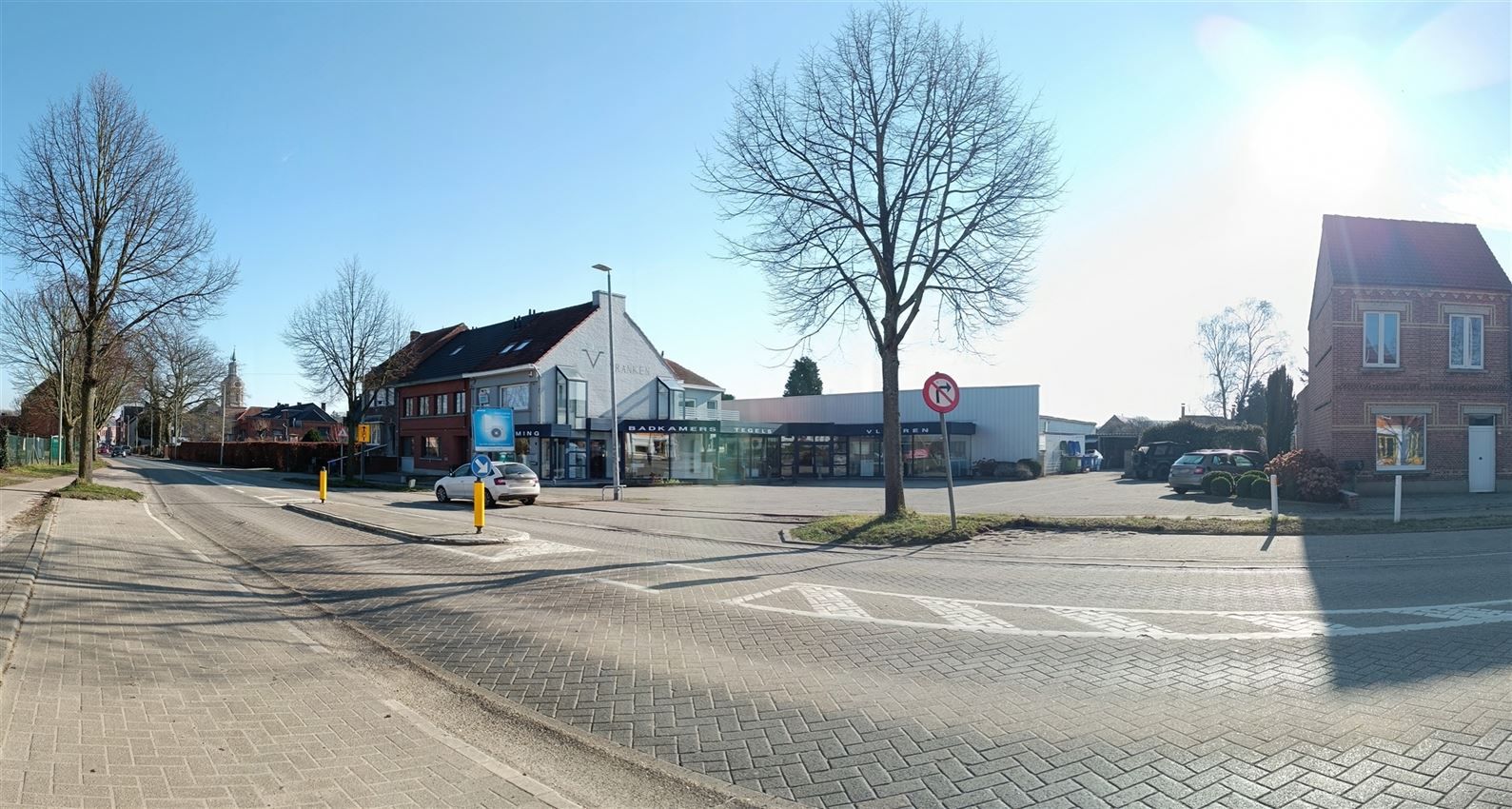 Uitstekend gelegen handelszaak met magazijn en parkeergelegenheden foto 2