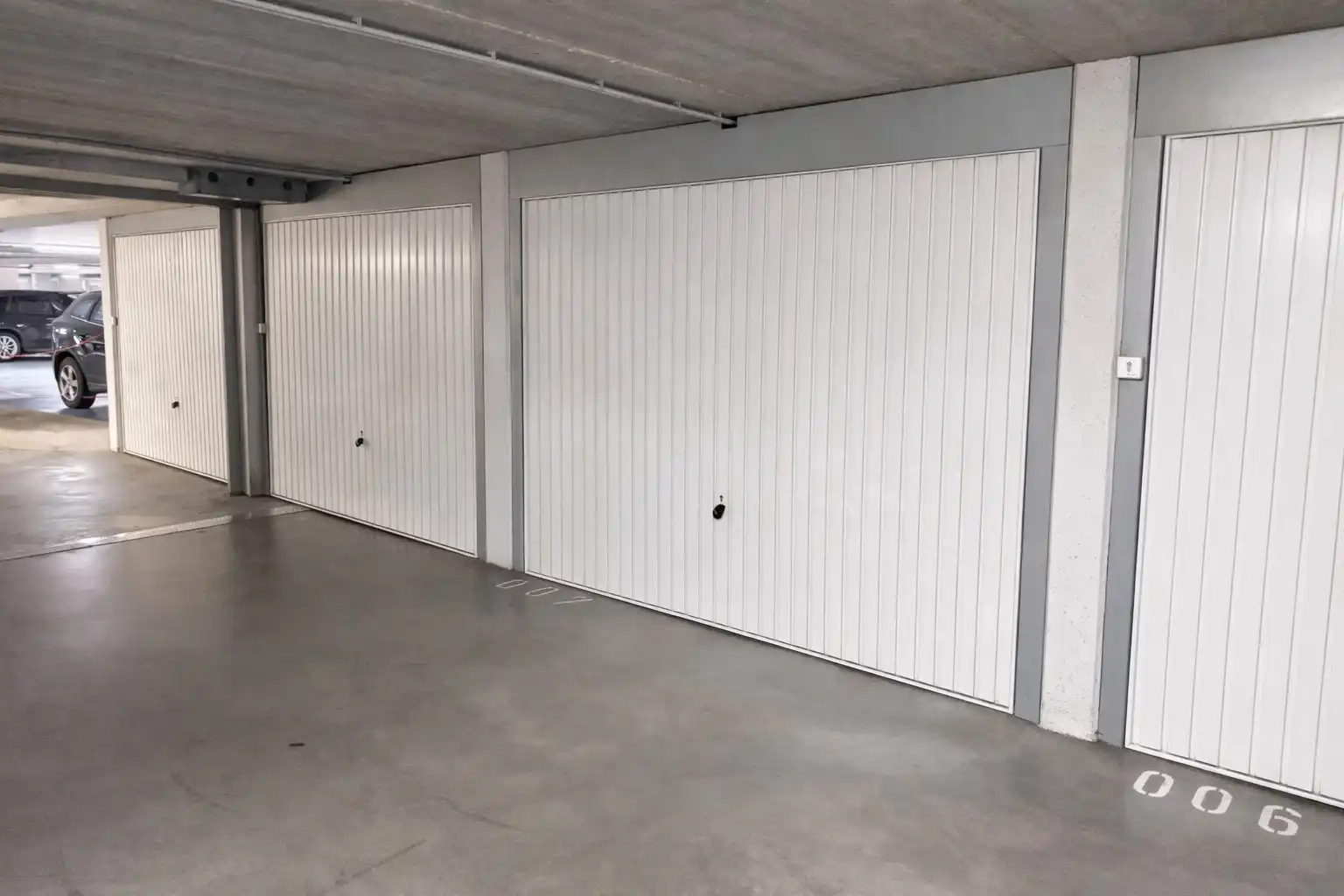 Ruim appartement met 3 slaapkamers, 2 badkamers en garage. foto 17