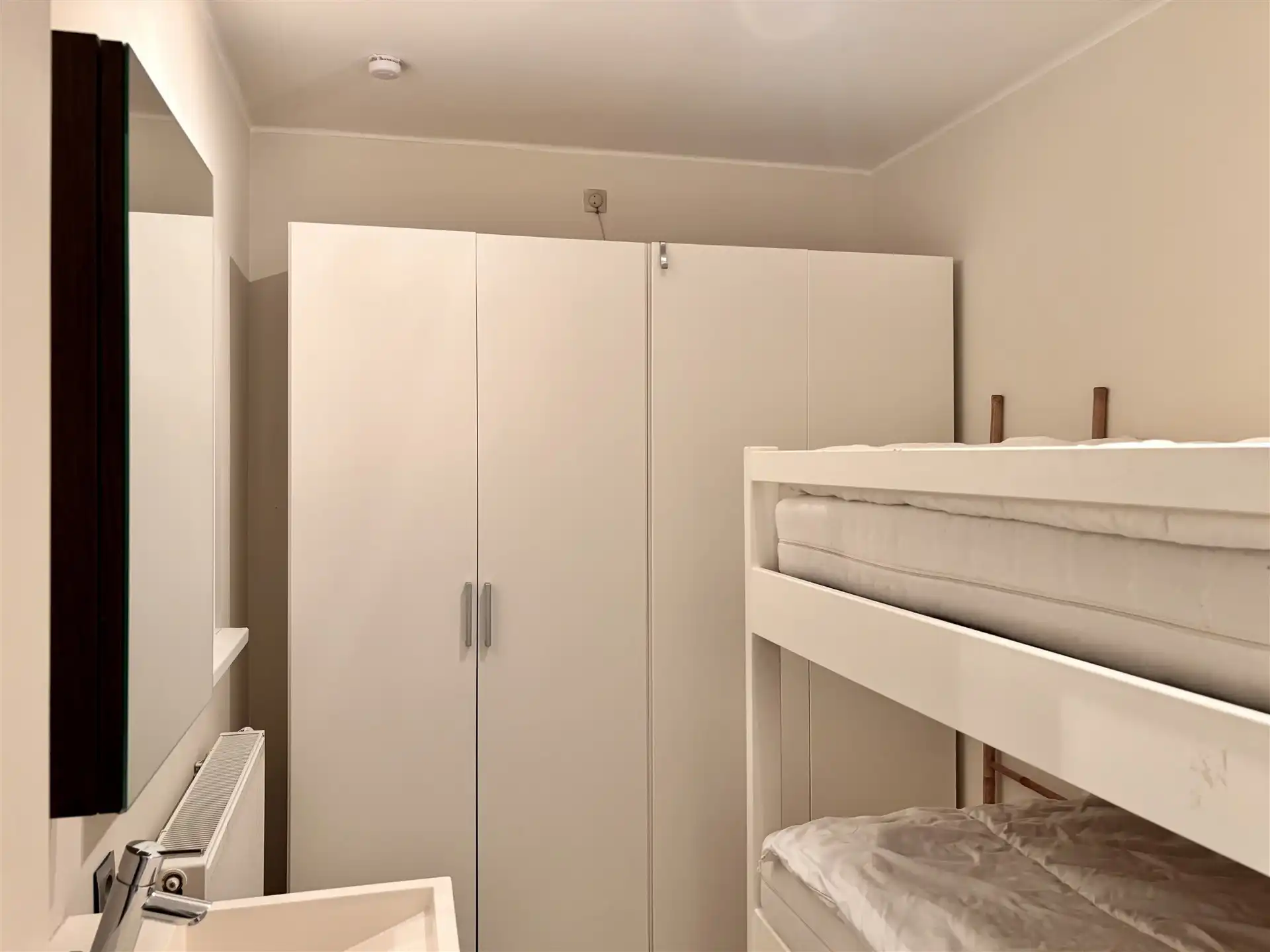 Lichtrijk appartement met zeezicht foto 12