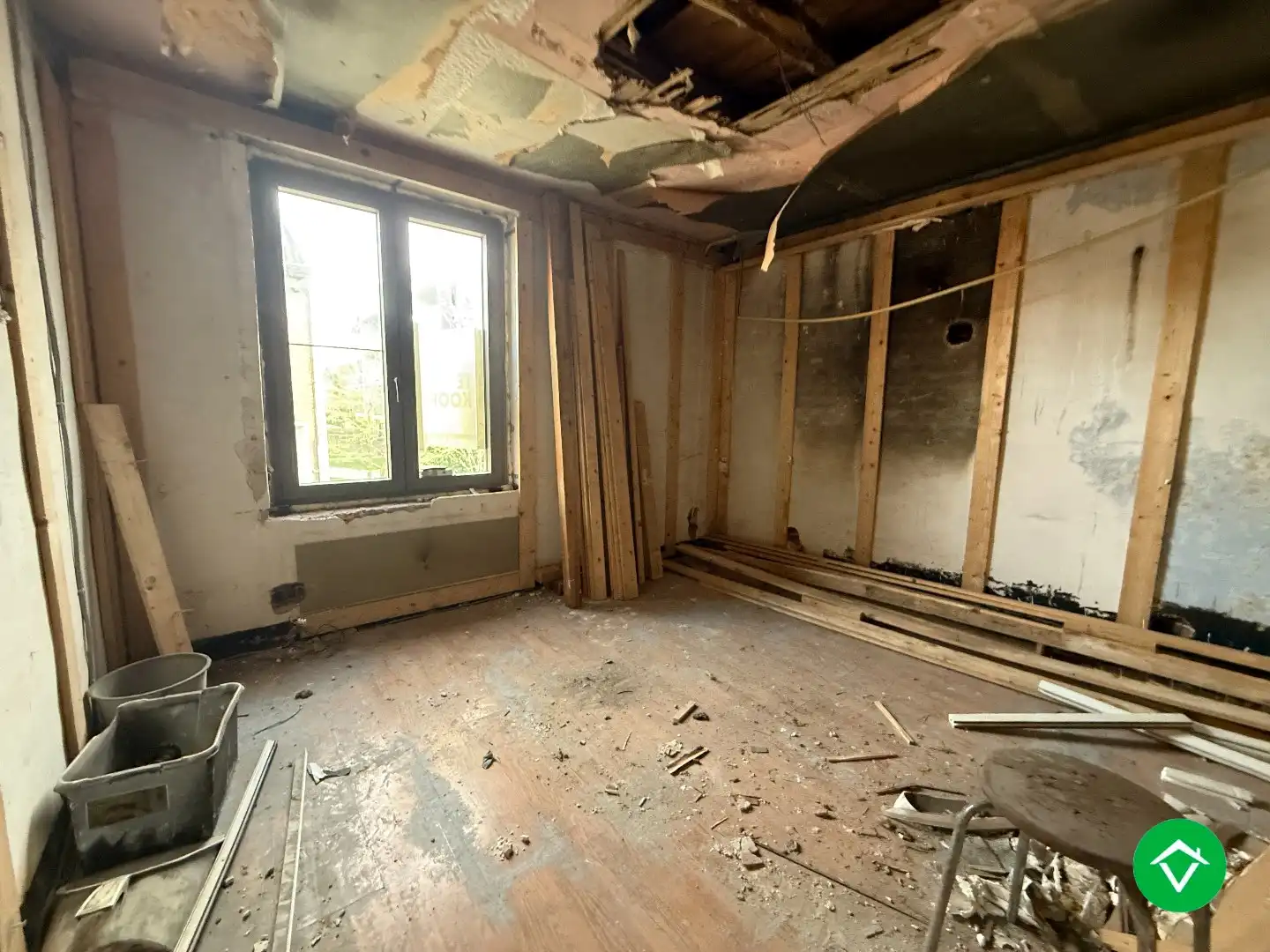 Op te frissen rijwoning met 3 slaapkamers in centrum Roeselare foto 9