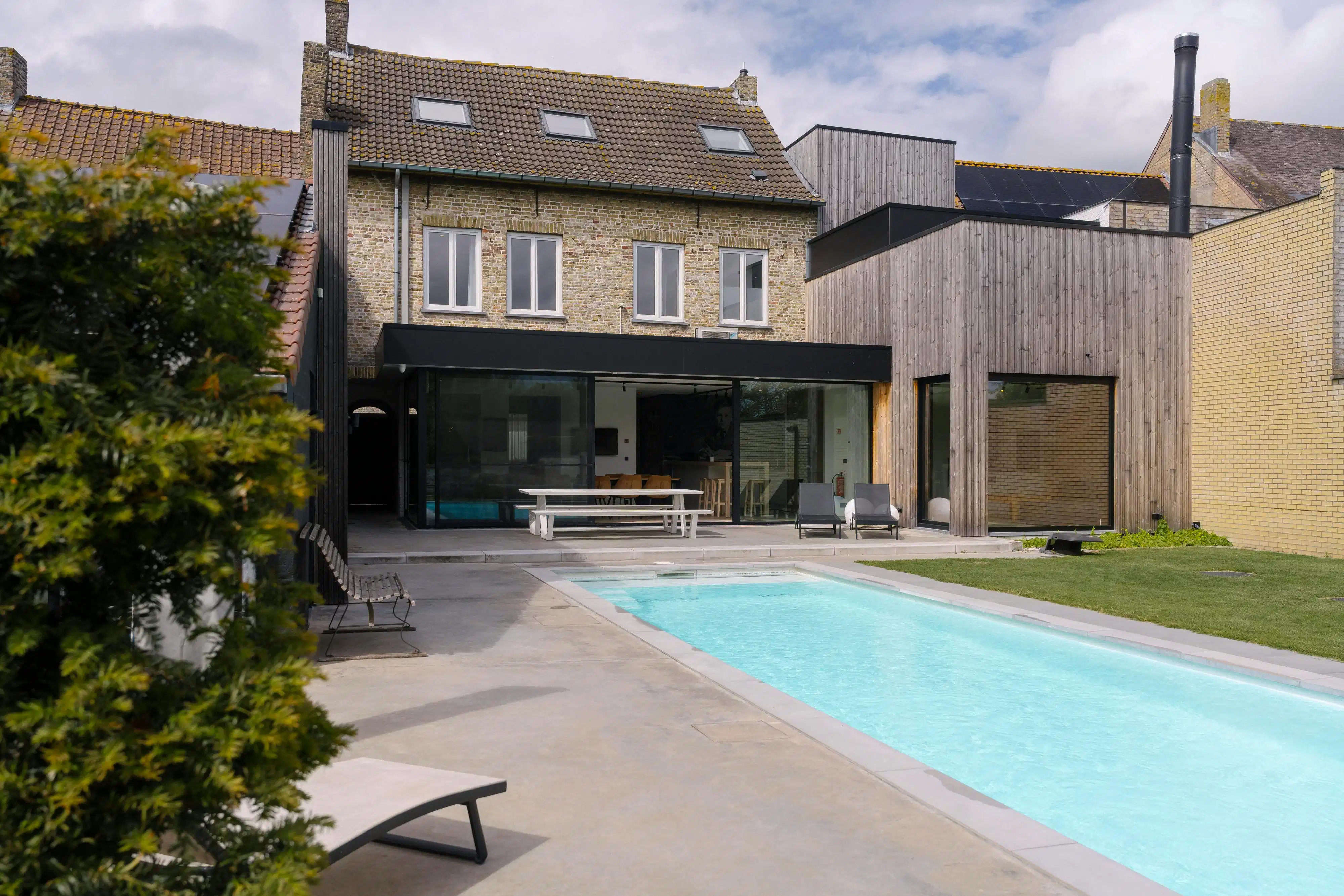 Exclusieve woning met zwembad in Lo-Reninge. foto 2