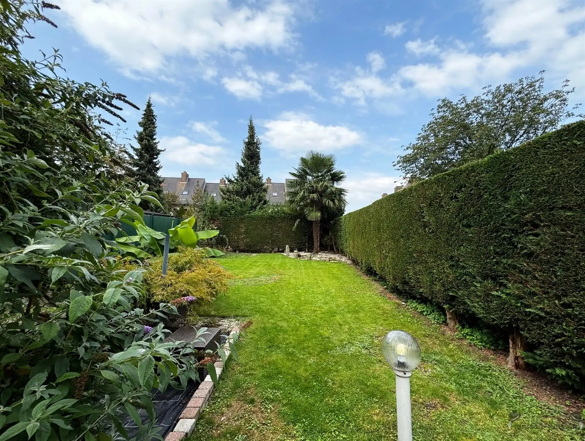Handelspand met woonst, garage en tuin foto 20
