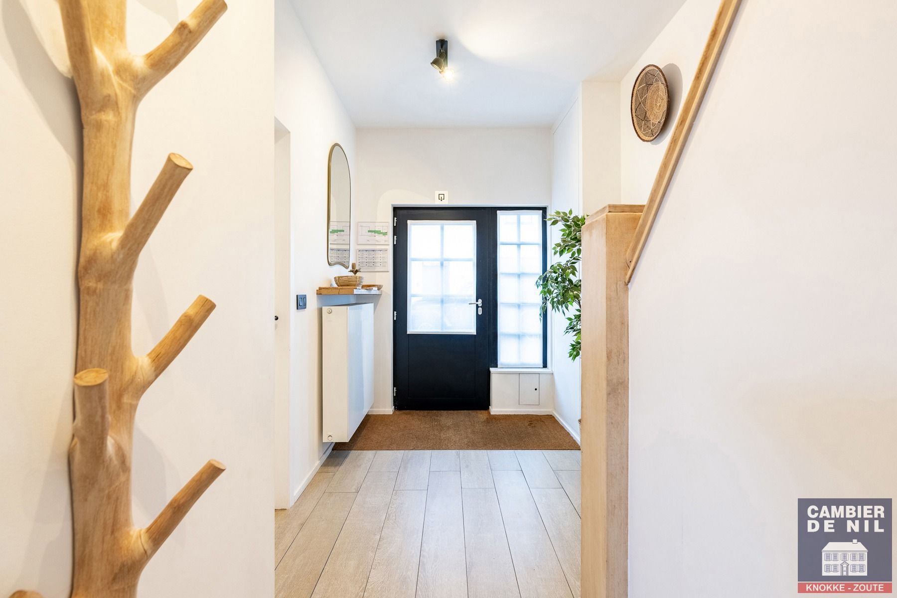 Instapklare, gemeubelde rijwoning met 5 slaapkamers en tuin – hartje Oud-Knokke foto 16