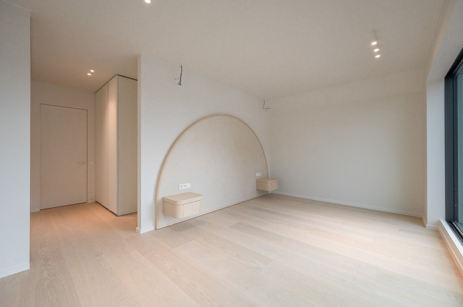 Luxueuze nieuwbouwvilla gelegen aan de rand van het Zoute, op slechts enkele minuten van de zee en het strand. foto 27