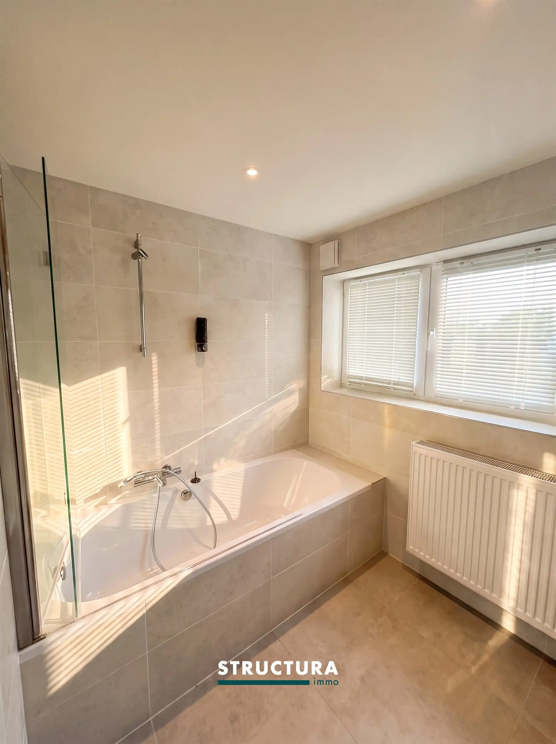Volledig gerenoveerde woning gelegen op een rustige locatie foto 19