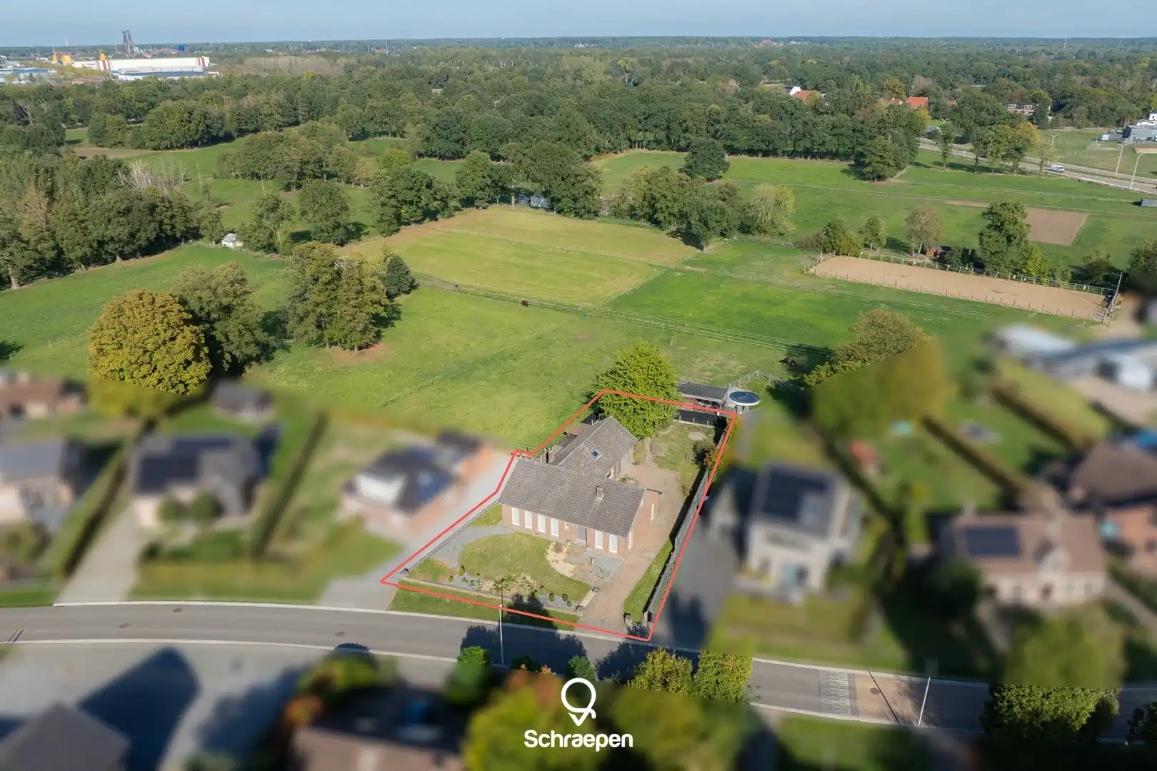 Ruime gelijkvloerse woning (232 m²) op breed perceel van 9 are op Ten Eikenen! foto 4