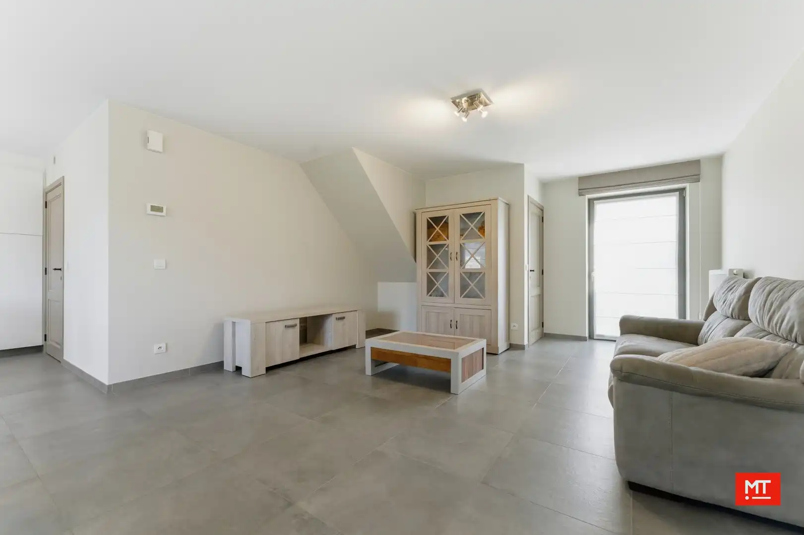 Recente, instapklare woning met 3 slpk, zonnige tuin en garage op het einde van een doodlopende straat in Langemark foto 4