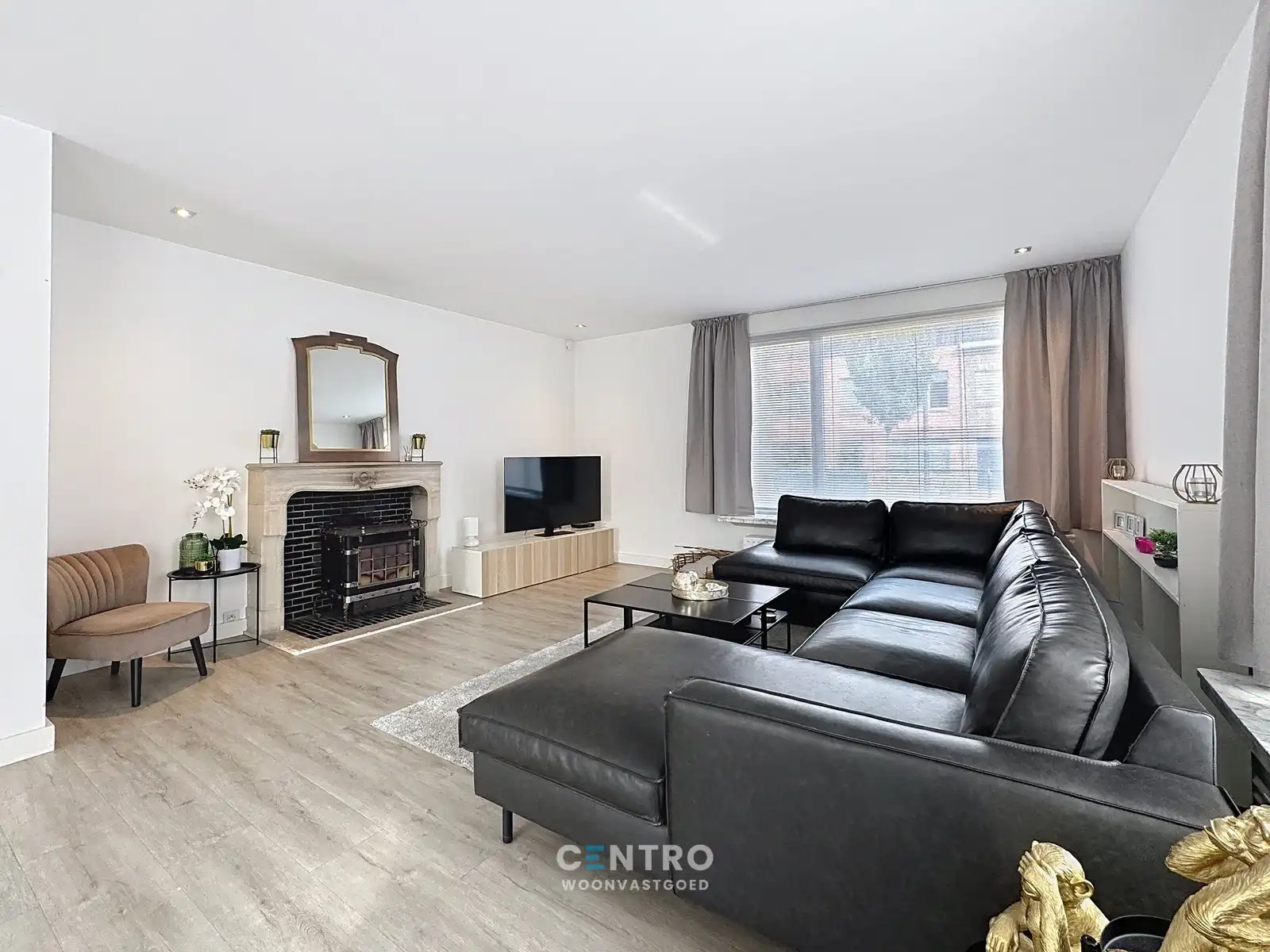 RESIDENTIEEL gelegen villa met 3 slpks, garage én ZUIDger. tuin! foto 3