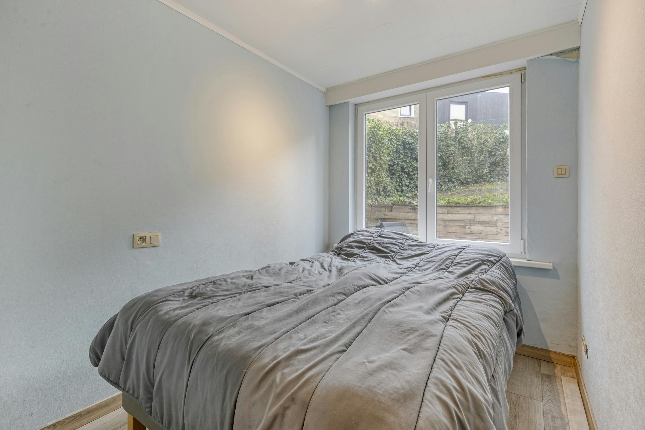 Gerenoveerd appartement (93m²) met zeer ruime tuin te De Panne foto 9