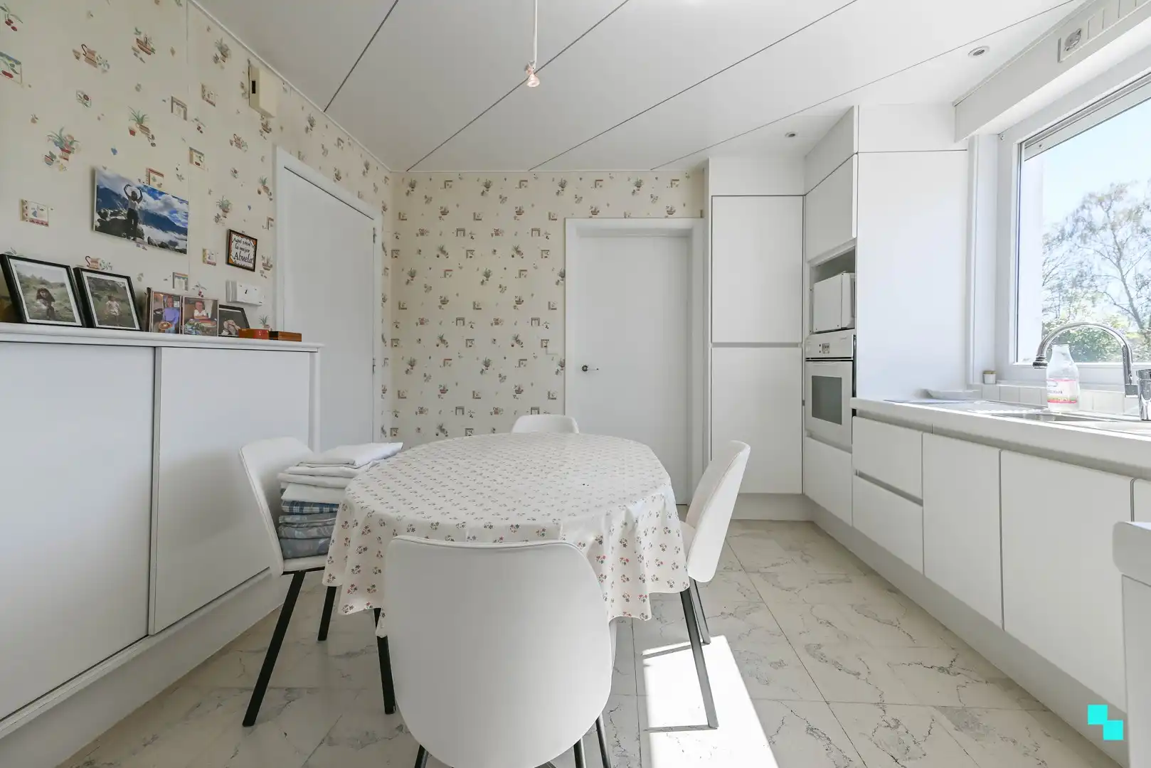 Karaktervolle halfopen bebouwing op ruim perceel te Emelgem foto 10