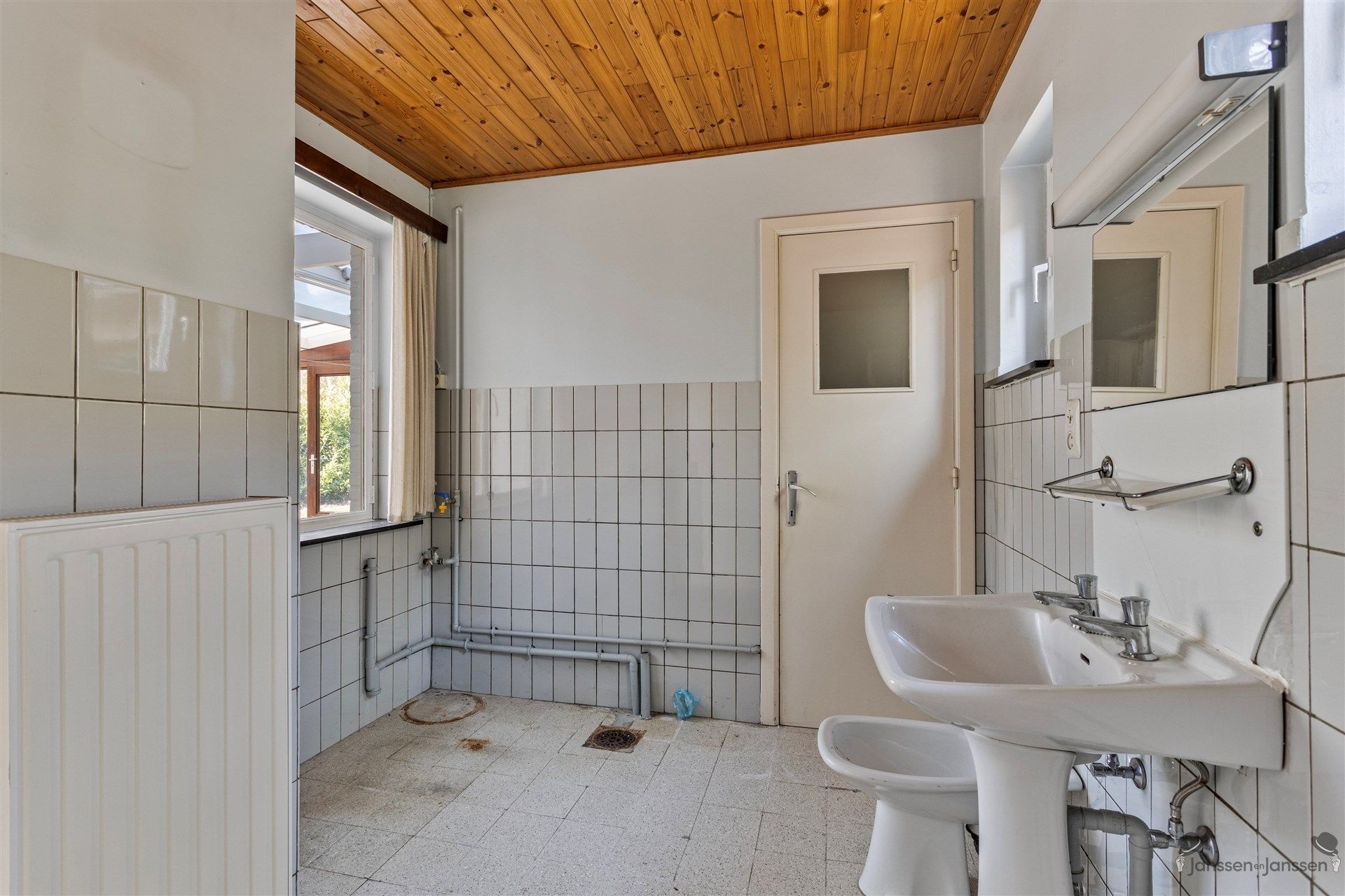 Karaktervolle woning met veel potentieel in het groene Sterrebos!  foto 12
