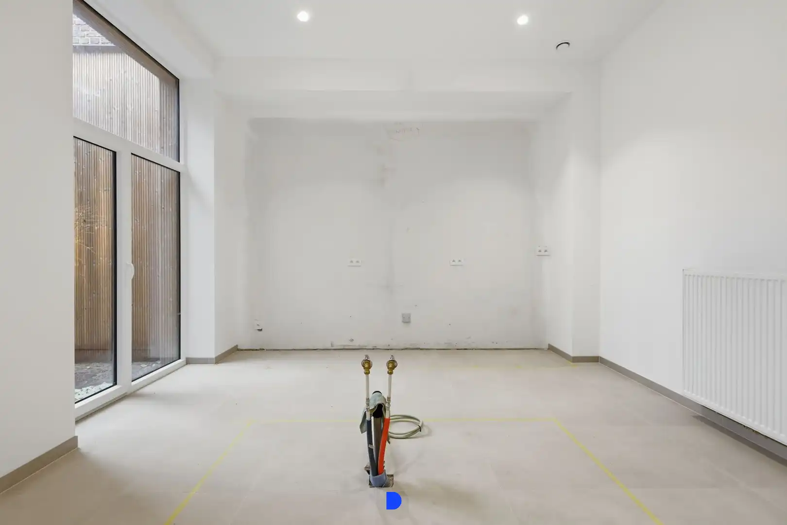 Stijlvol gerenoveerde woning met lichtrijke leefruimtes en tuin foto 8