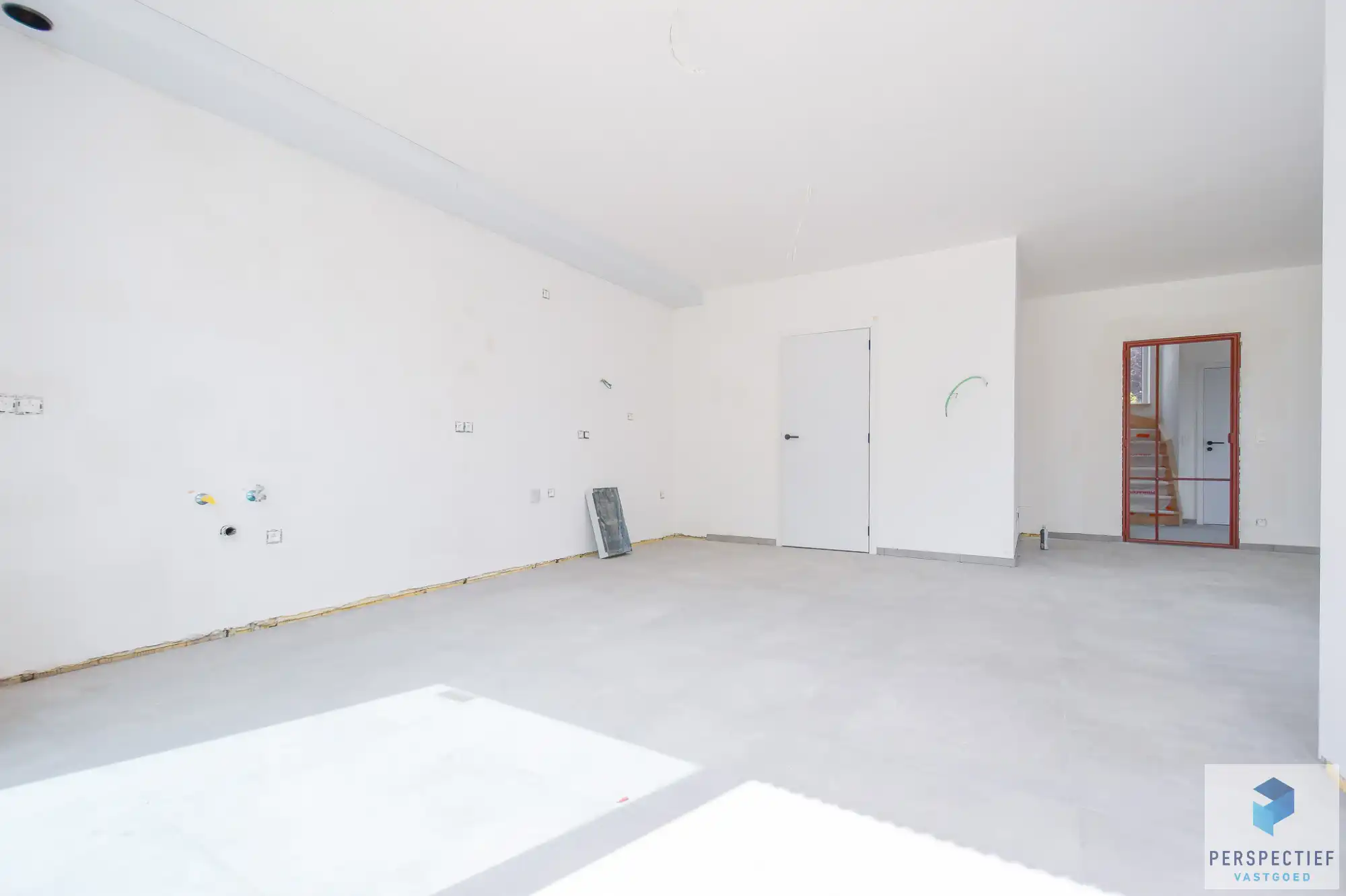 Rustig gelegen afgewerkte moderne nieuwbouwwoning (BEN) met garage en tuin foto 9