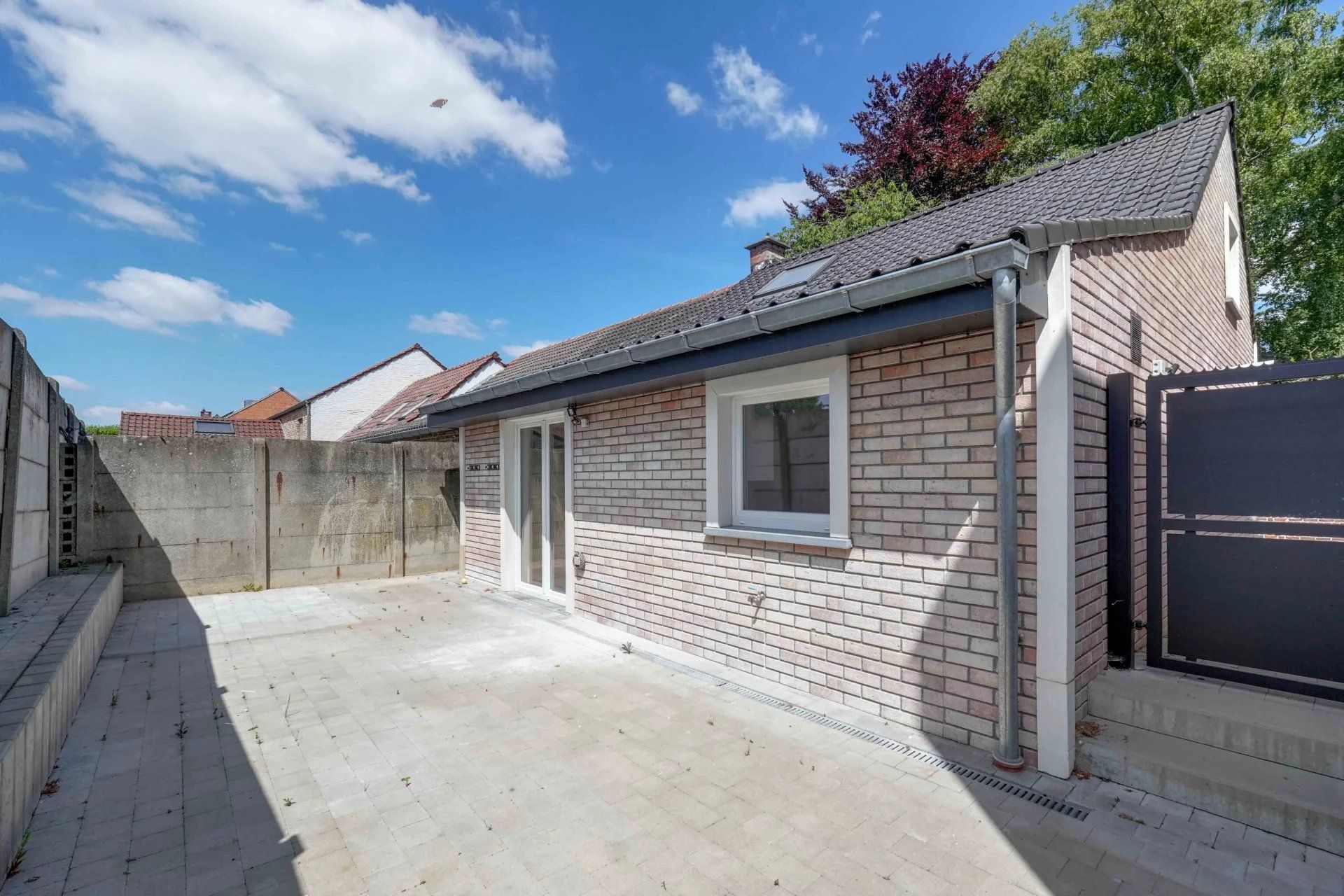 Gerenoveerde woning aan de stadsrand foto 14