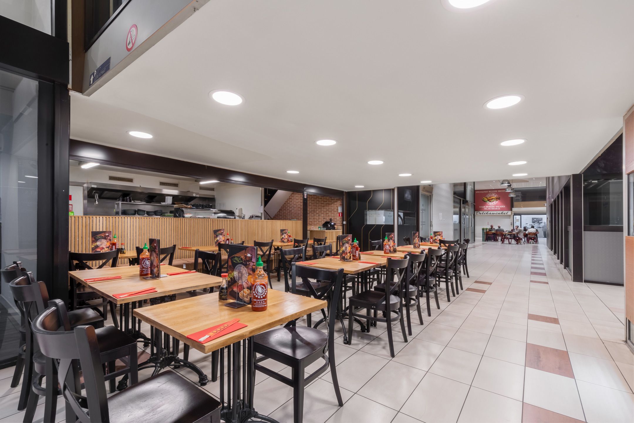 Top gelegen horecapand in de Empire Center Diamantwijk foto 7