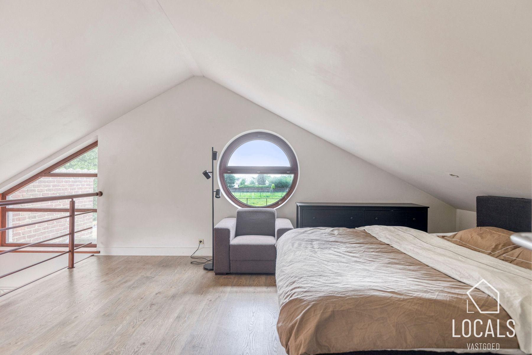 Gemoderniseerde open bebouwing met prachtig verzicht foto 19