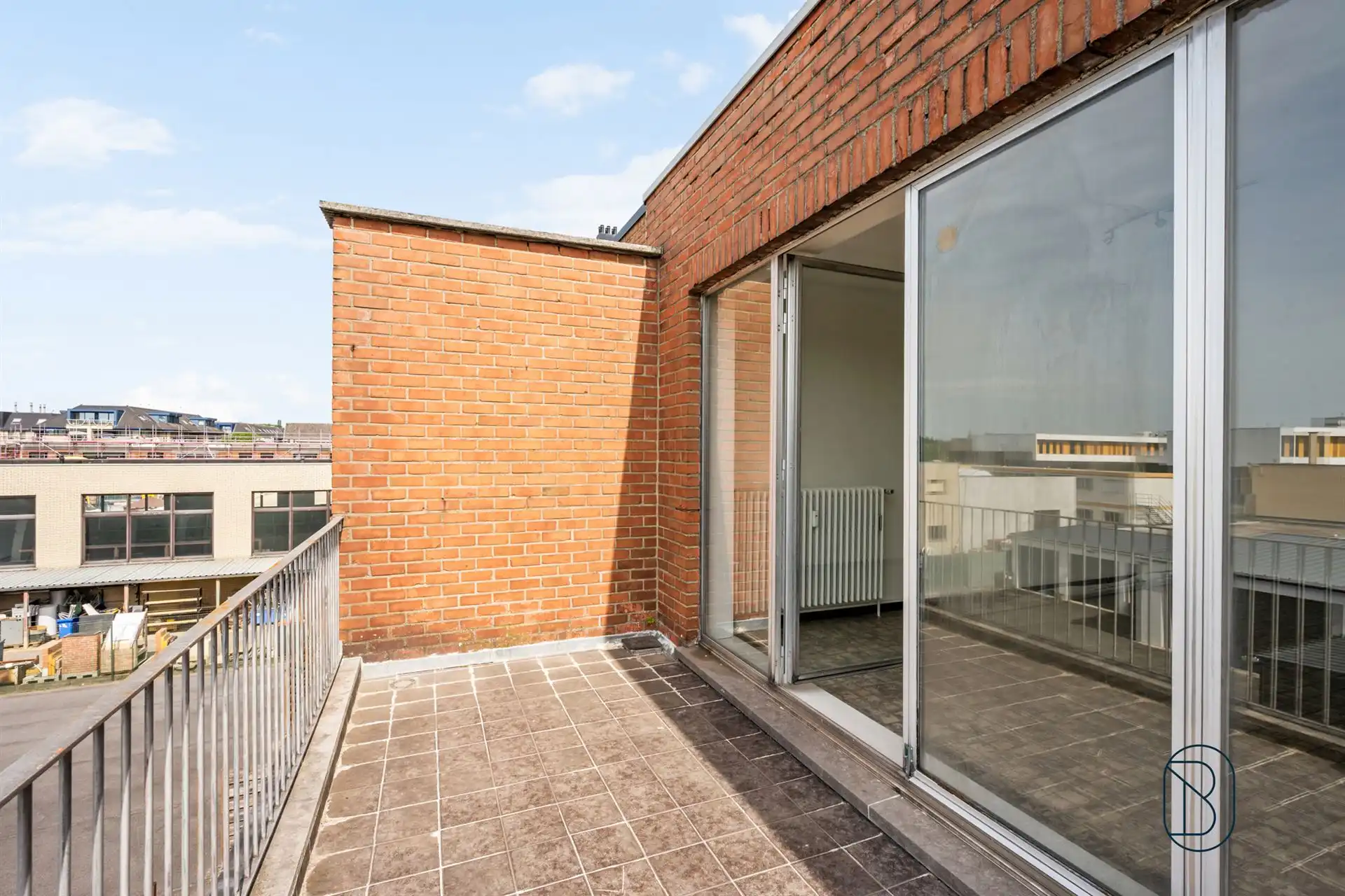 Topgelegen opbrengsteigendom: 4 app, 2 garages en handelsgv. foto 20