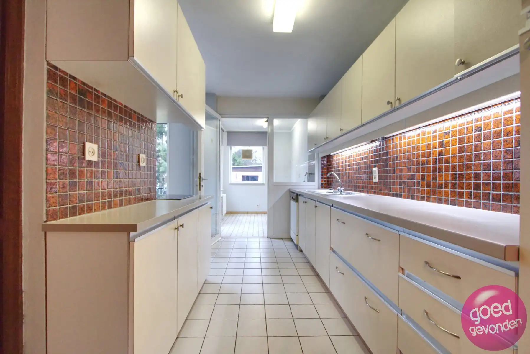 HOB - 3 SLK - TERRAS - TUIN - GARAGE - RUSTIG en CENTRAAL foto 8