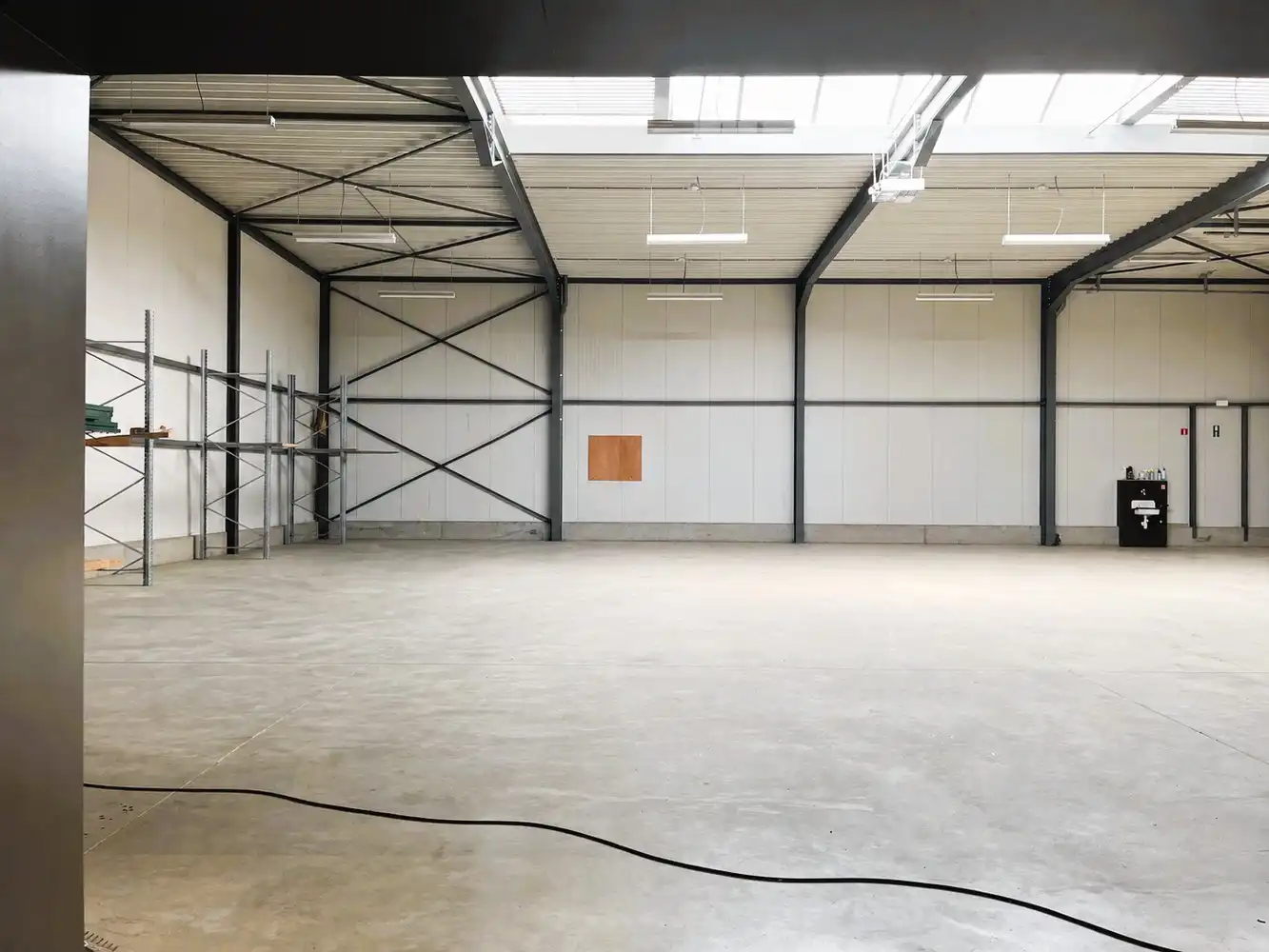 660m² bedrijfshal incl. kantoren foto 6