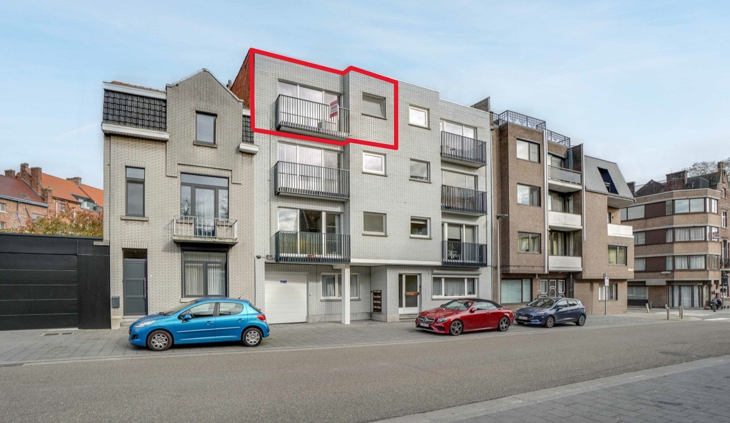 ruim tweeslaapkamerappartement met renovatiepotentieel foto 2