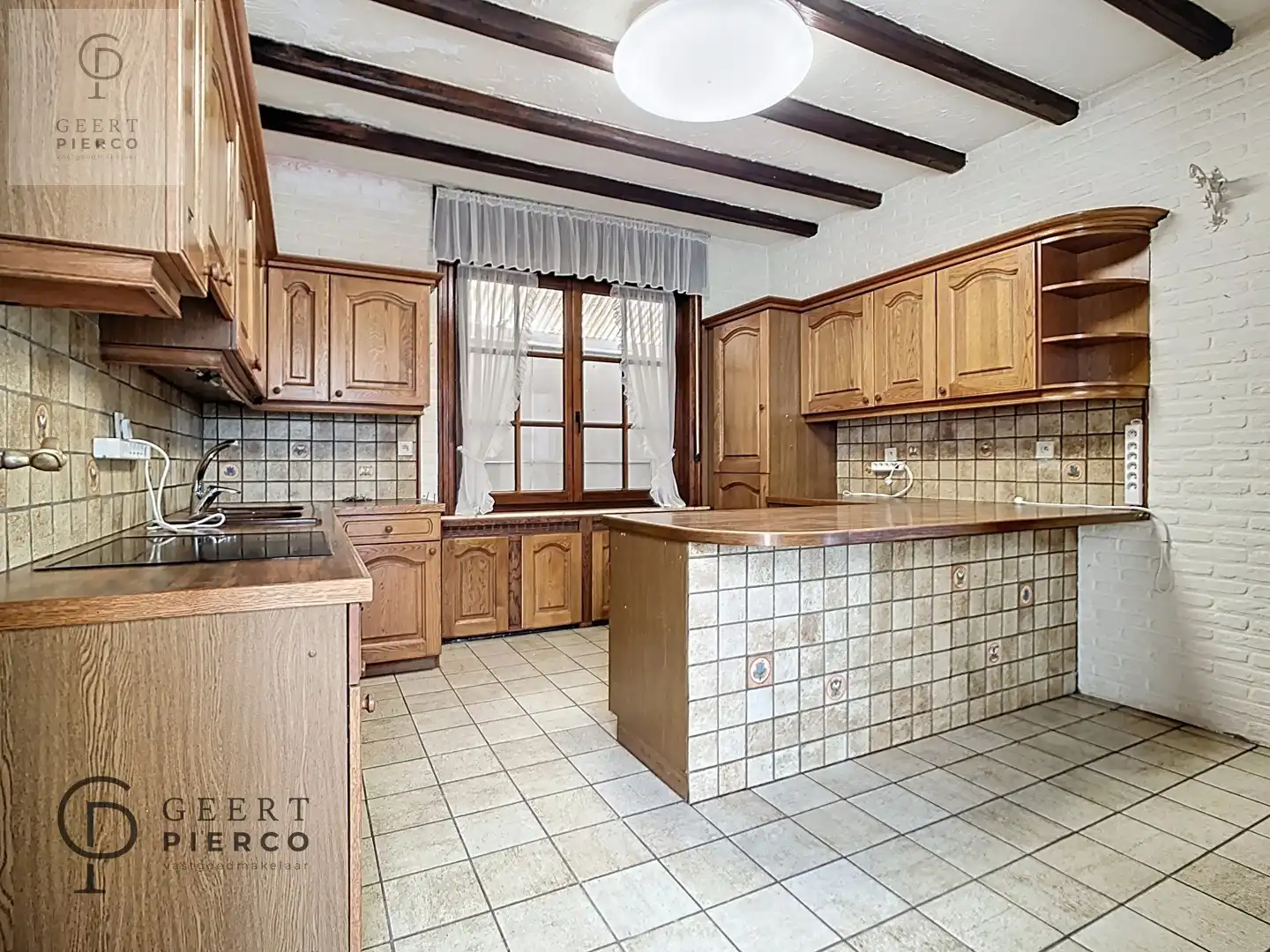 Deze te renoveren woning is gelegen in het landelijke Rumsdorp en dit op slechts enkele minuten rijden van Landen, Zoutleeuw en Tienen. foto 11