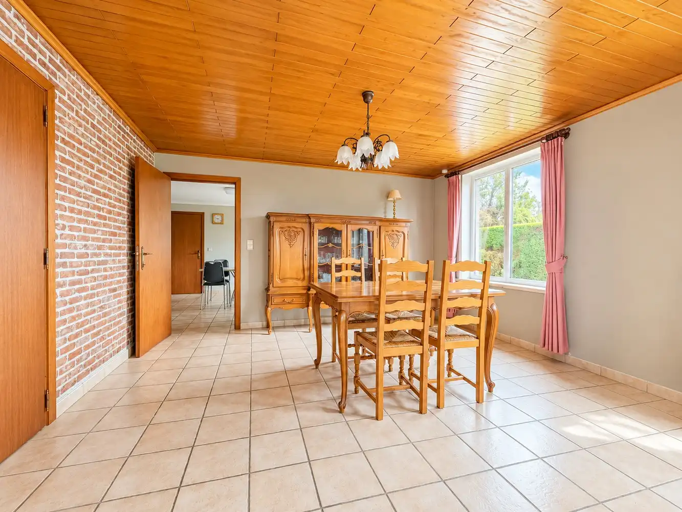 Ruime gezinswoning (4 slpks) op prachtig perceel van 1083m²! foto 3