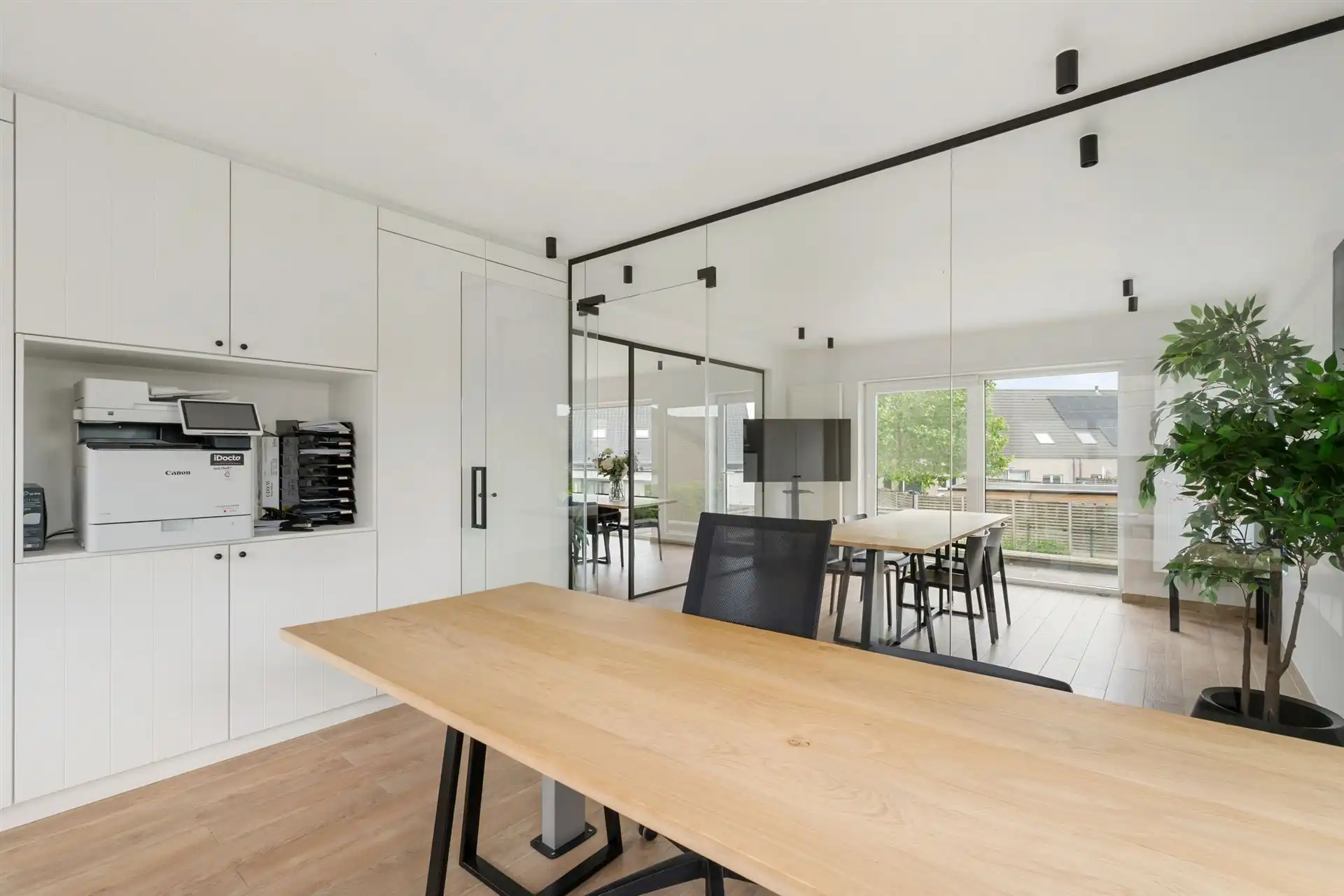 Ideaal kantoorgebouw/praktijk met appartement/extra kantoor foto 11