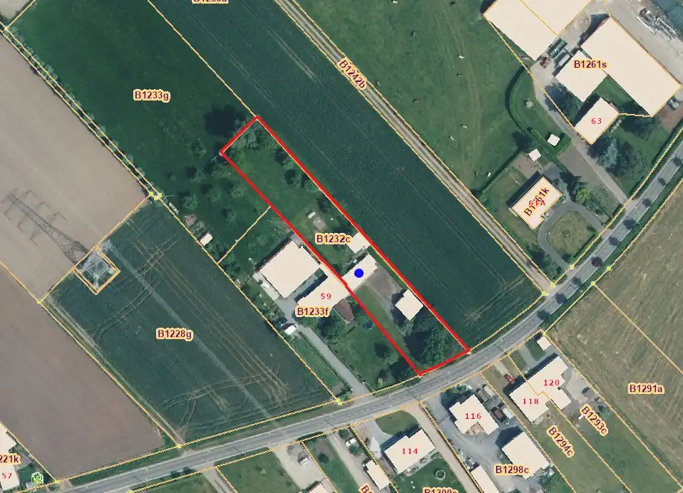 Totaal te renoveren hoeve te koop in Lievegem foto {{pictureIndex}}