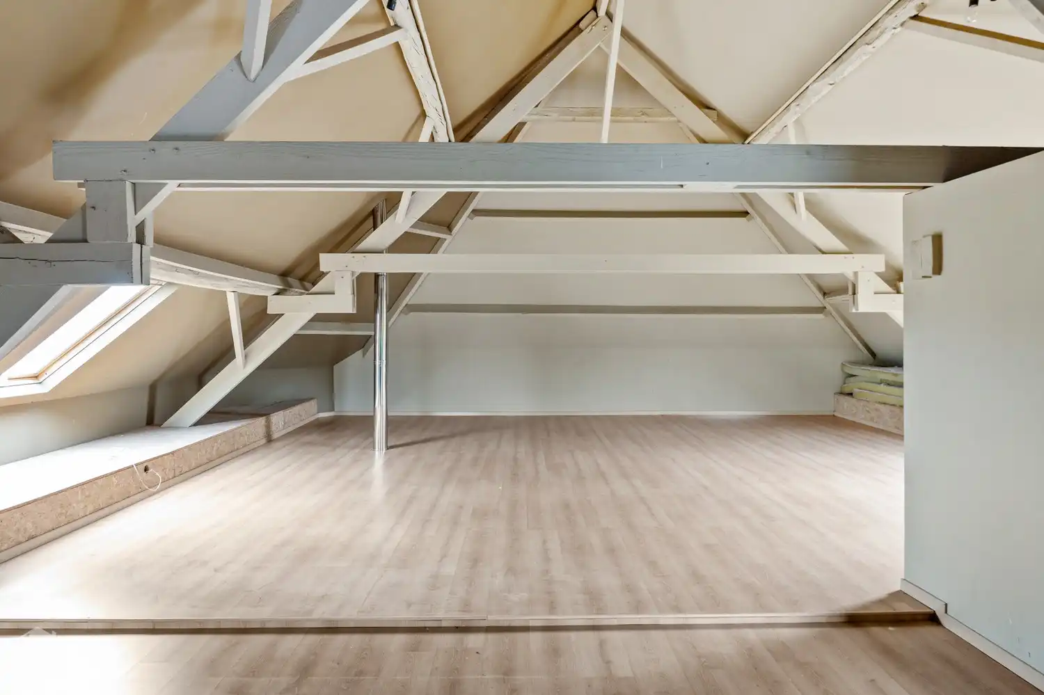 Handelspand met woonst en app. op toplocatie te Putte foto 37
