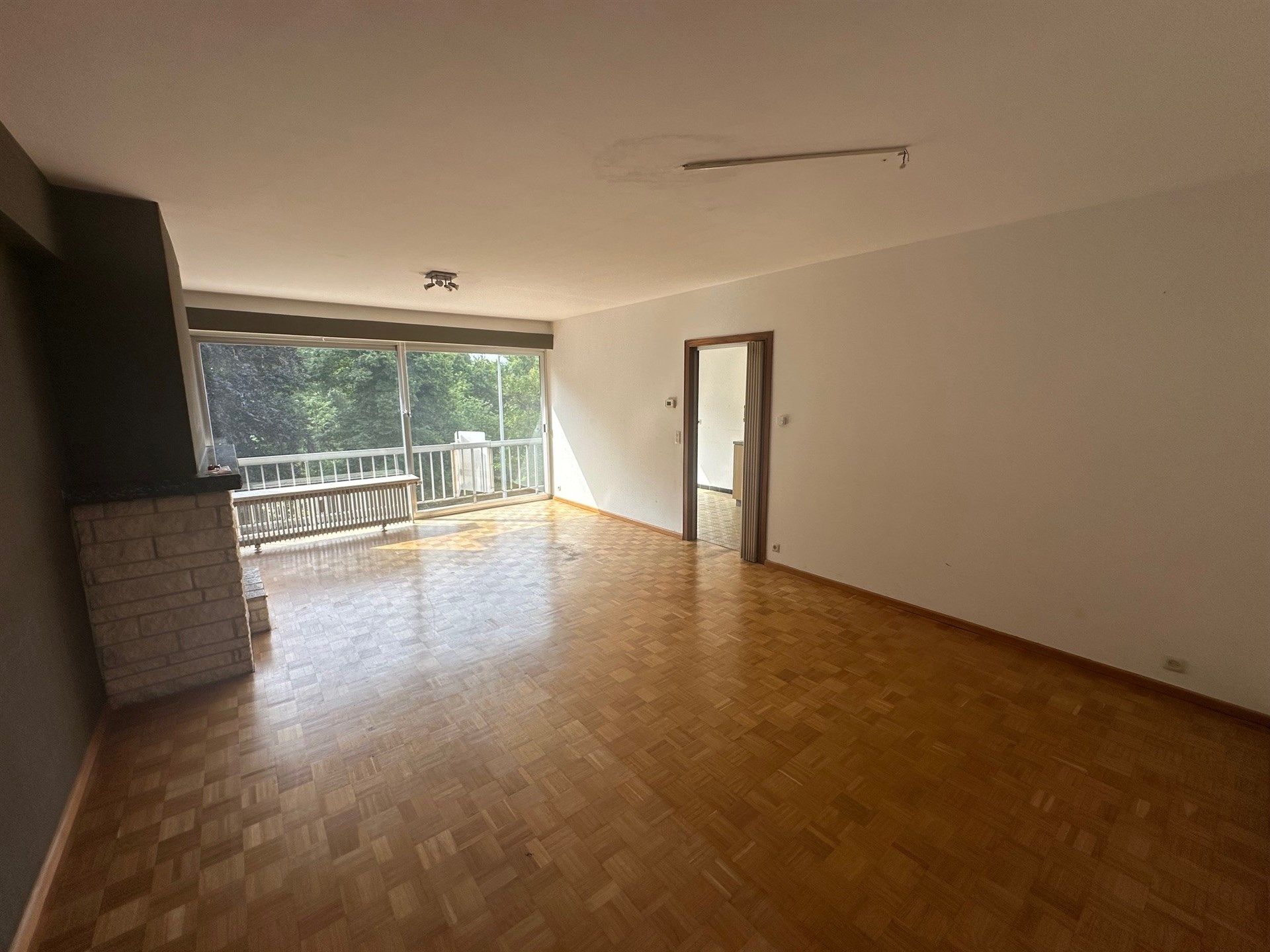 Appartement met 2 slaapkamers op het 3e verdiep met uitzicht over stadspark! foto 3