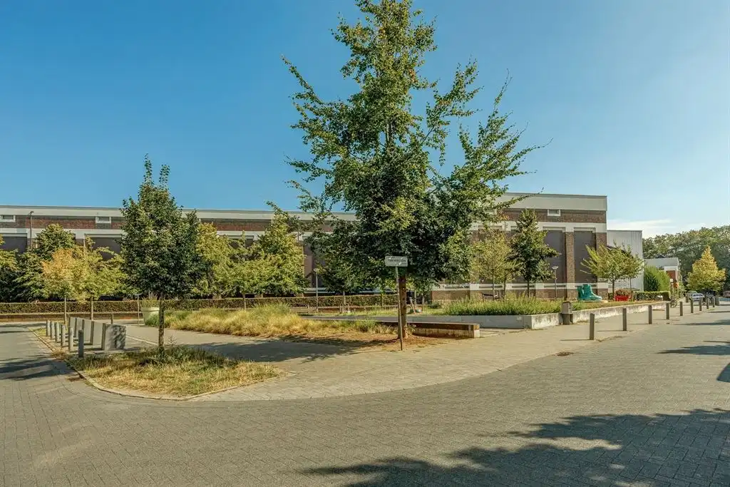 Charmante woning met prachtige tuin foto 22