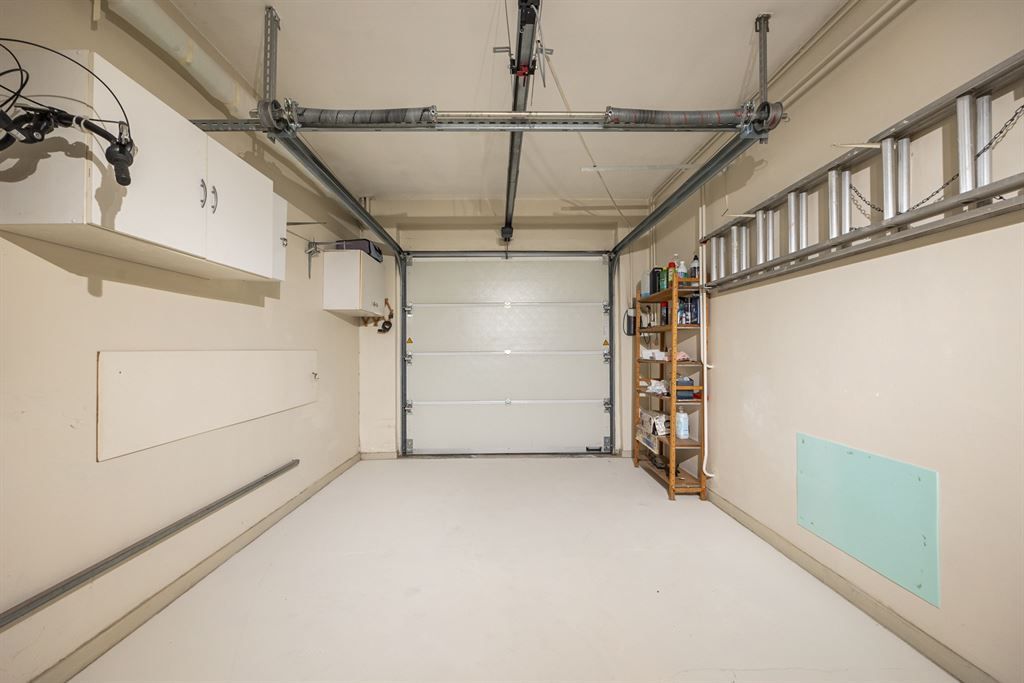 Zeer ruime, te renoveren woning met tuin foto 29
