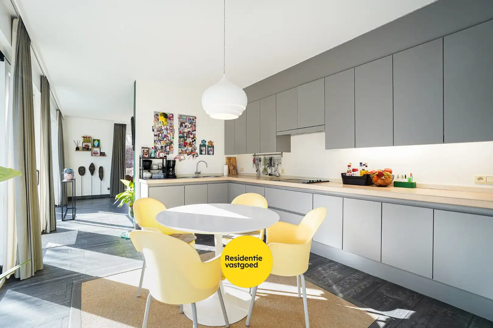 Ruime gezinswoning in doodlopende straat foto 8