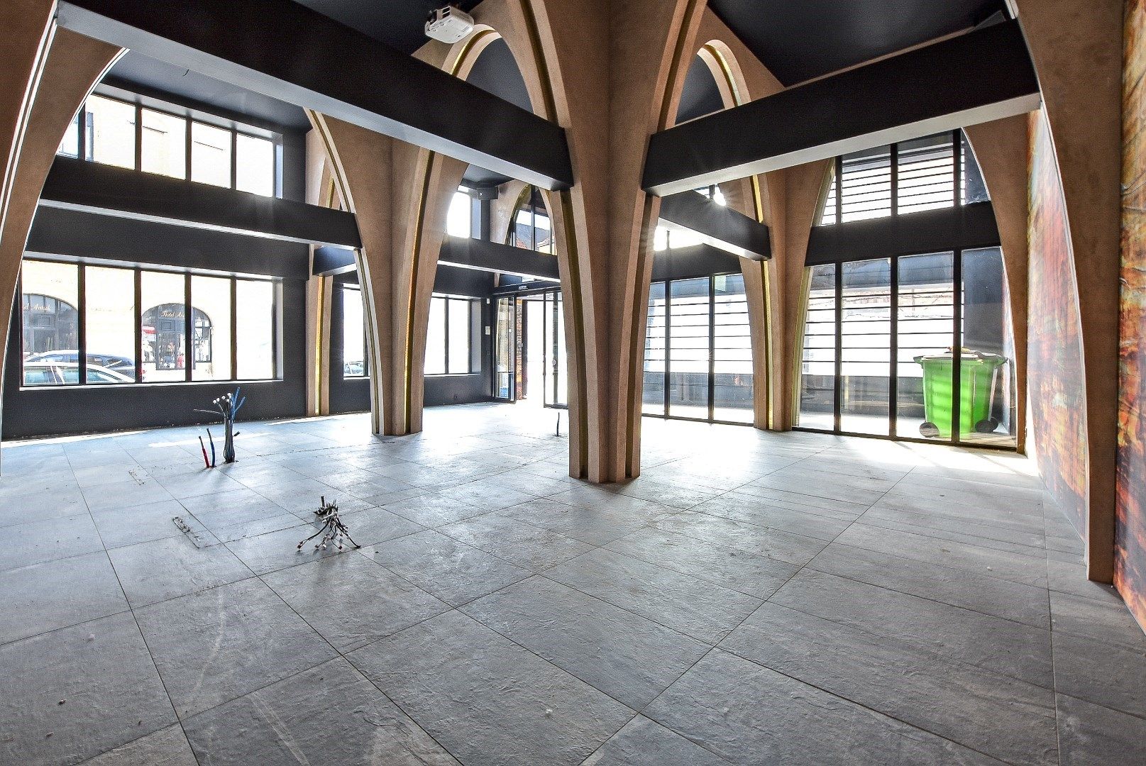 Klassevolle handelszaak op commerciële toplocatie te Diksmuide! foto 6