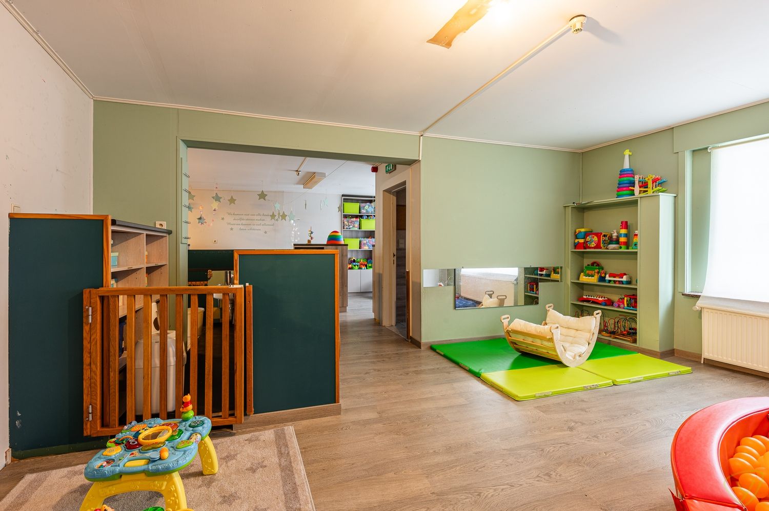 Statige handelswoning met ruime tuin in het centrum van Kaprijke foto 3