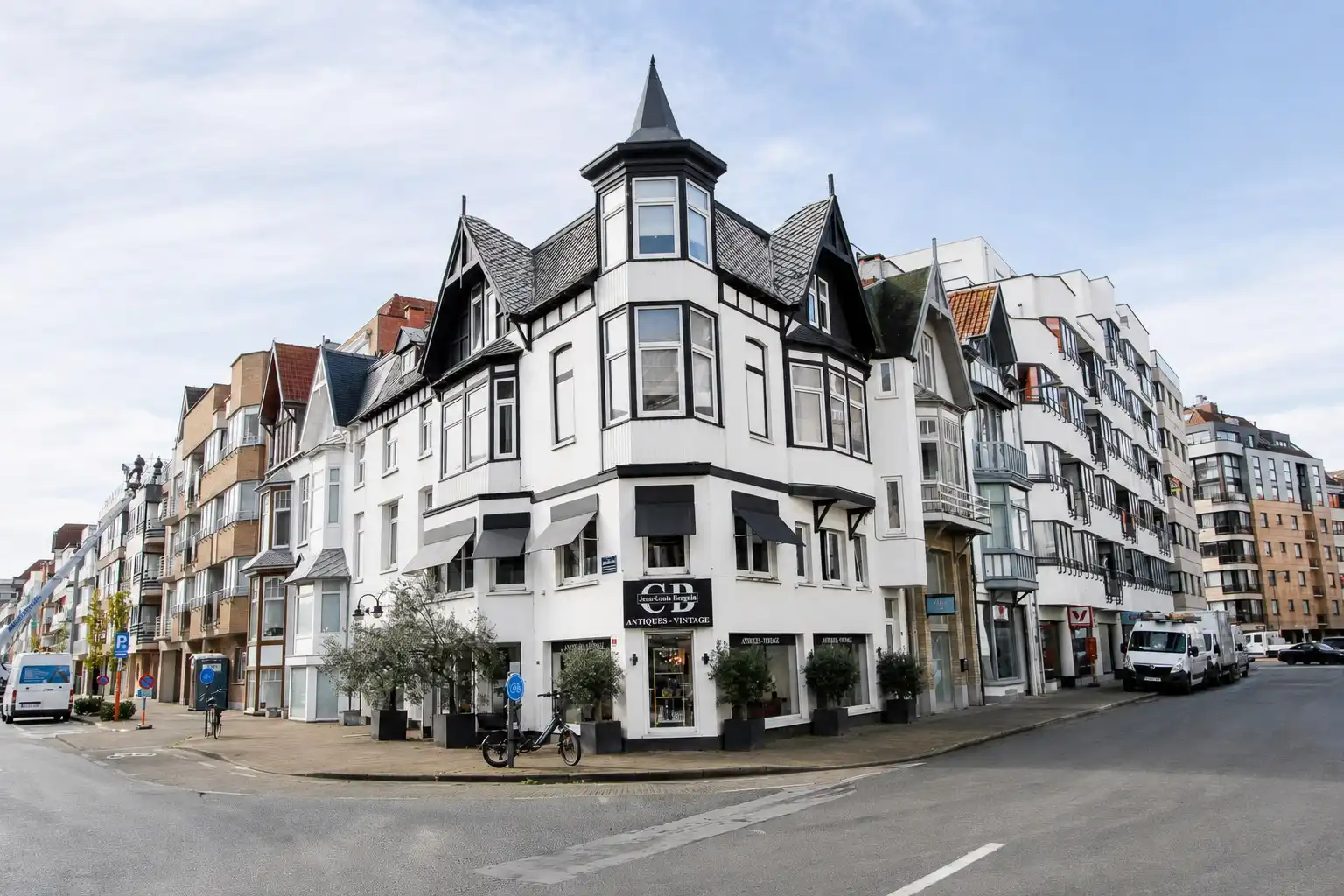 HOEK Handelsgelijkvloers met studio en appartement te koop Zoutelaan 20 foto 4