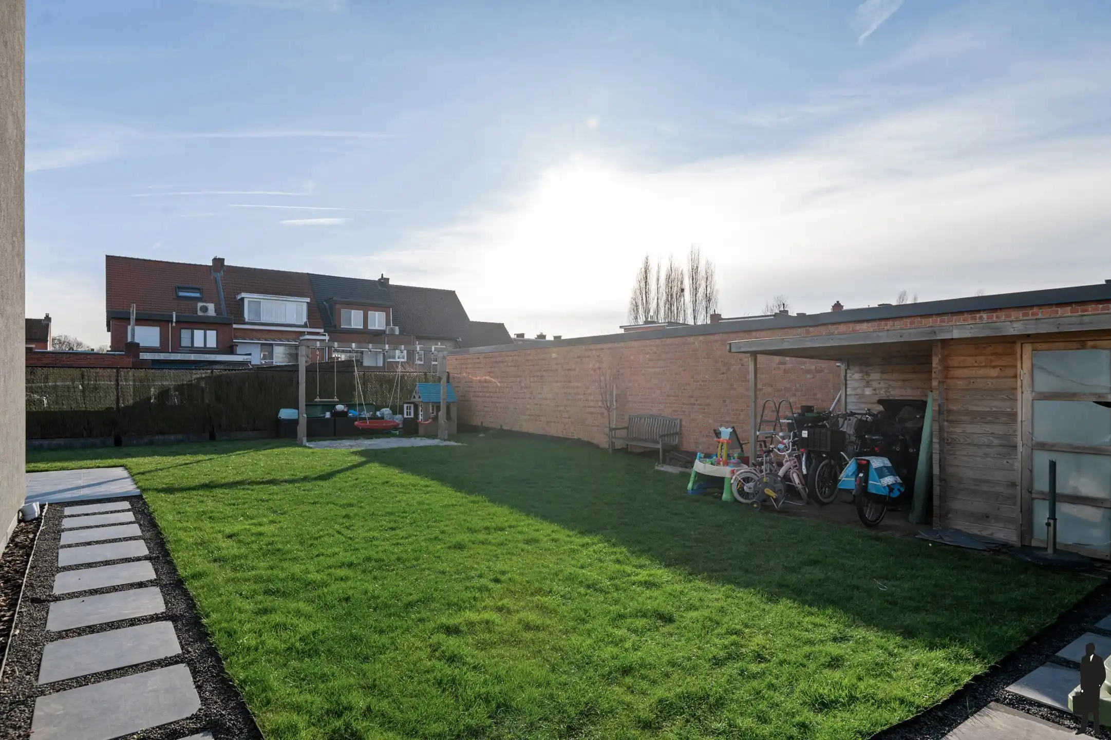 Welgelegen bouwgrond voor HOB met Z-georiënteerde tuin foto 4