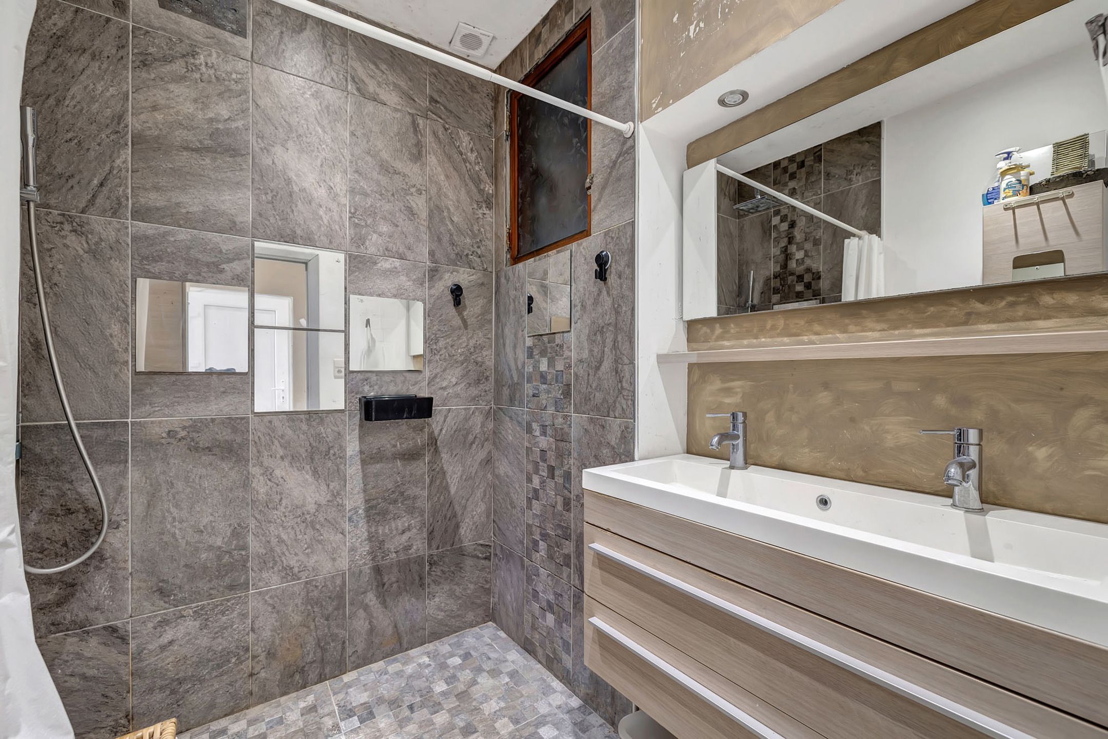 Instapklaar appartement te koop in Anderlecht foto 16