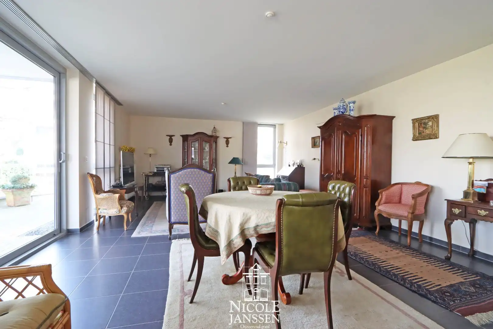 Gelijkvloers appartement met twee slaapkamers en twee badkamers  foto 6