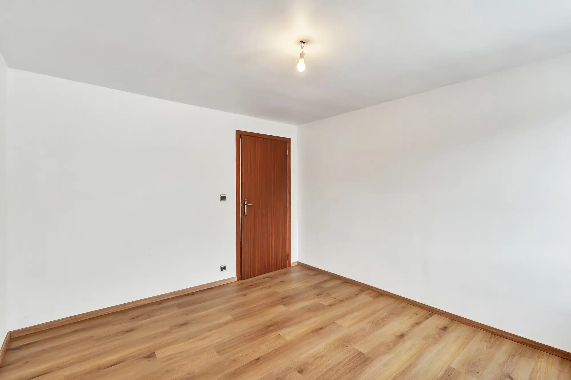 Goed onderhouden ruime rijwoning met tuin foto 19