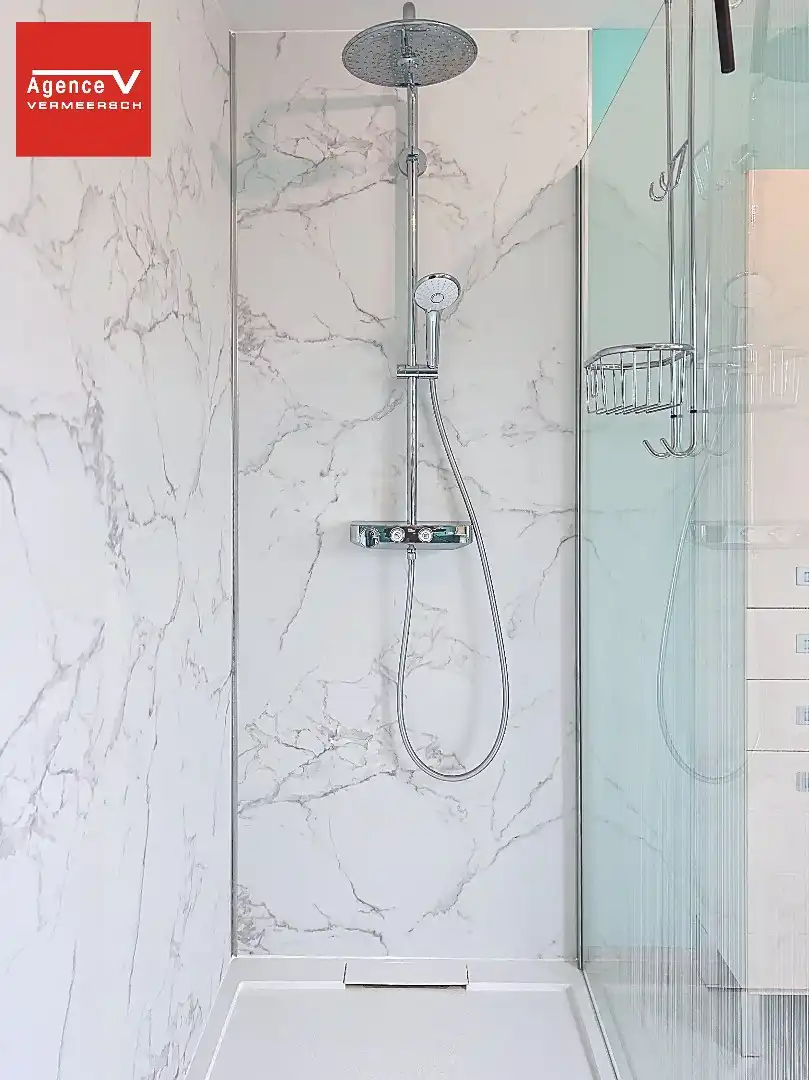 Verkocht ruim boven vraagprijs! Instapklare ruime bel-etagewoning met oprit, inpandige garage en zonnige tuin. foto 15