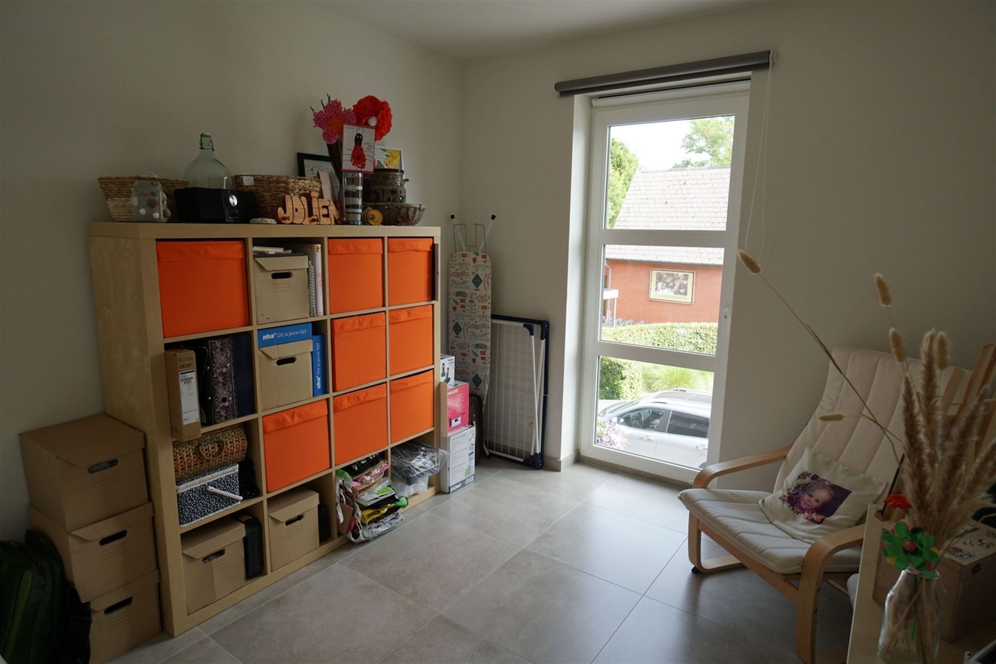 Prachtig  2-slpk appartement met lift, ruim zonnig terras en garage in centrum Oosteeklo foto 11