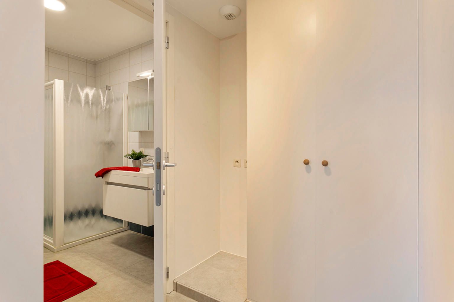 MOOI APPARTEMENT MET 2 SLAAPKAMERS EN GARAGE IN KUMTICH foto 16
