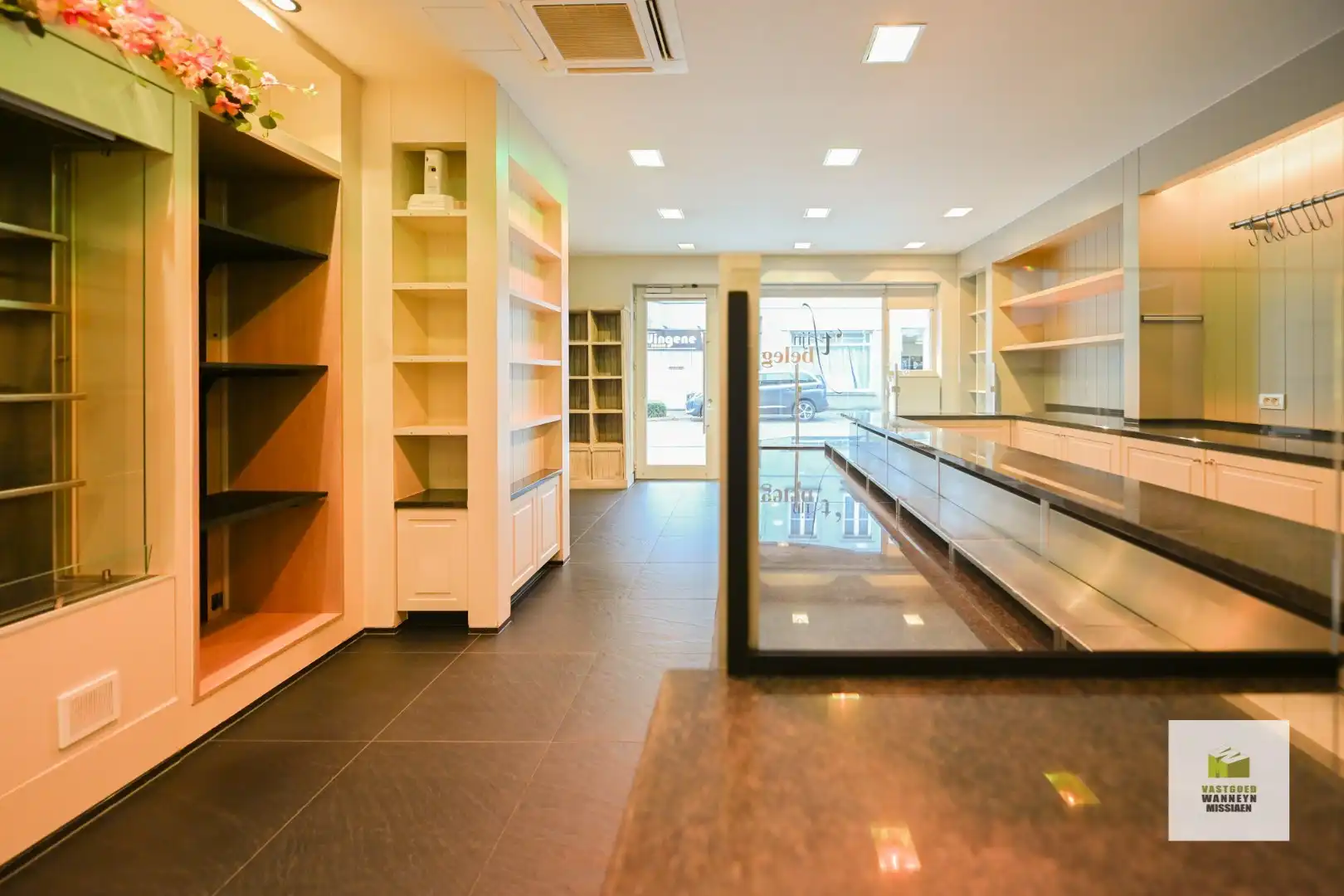 Handelspand (80 m2) met breed potentieel (wijnbar, bakkerij, schoonheidszaak..) foto 8