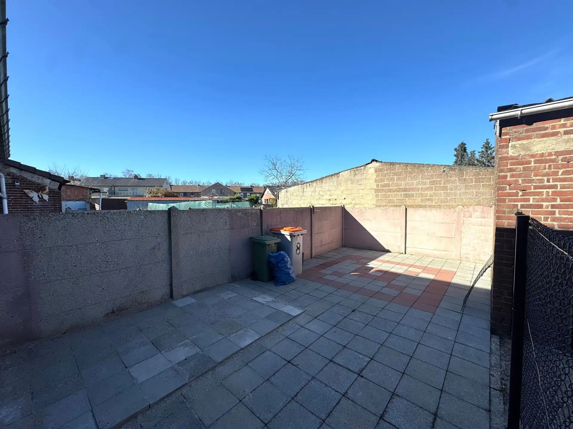 Gesloten bebouwing op rustige locatie in Maasmechelen foto 10