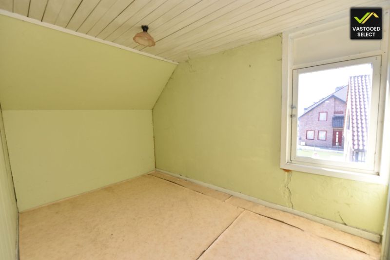 Vastgoed Select: Woning met mogelijkheden in het centrum van Sint-Laureins – 3 slaapkamers, garage en gelegen aan het Leopoldkanaal. foto 9